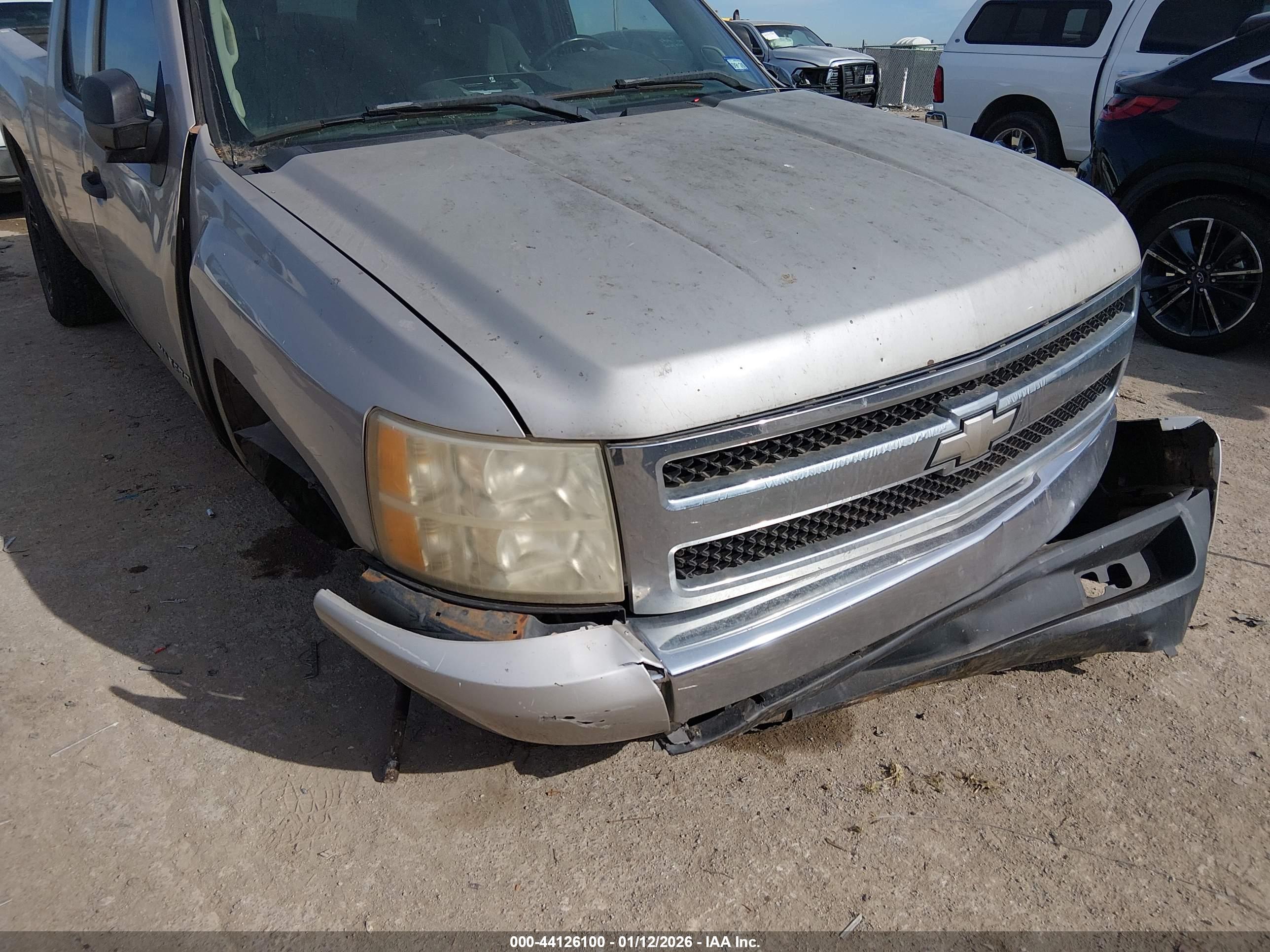 CHEVROLET SILVERADO image 6