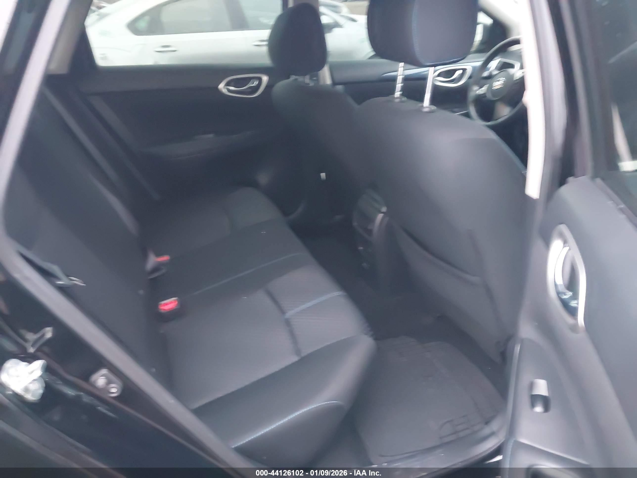 NISSAN SENTRA image 8