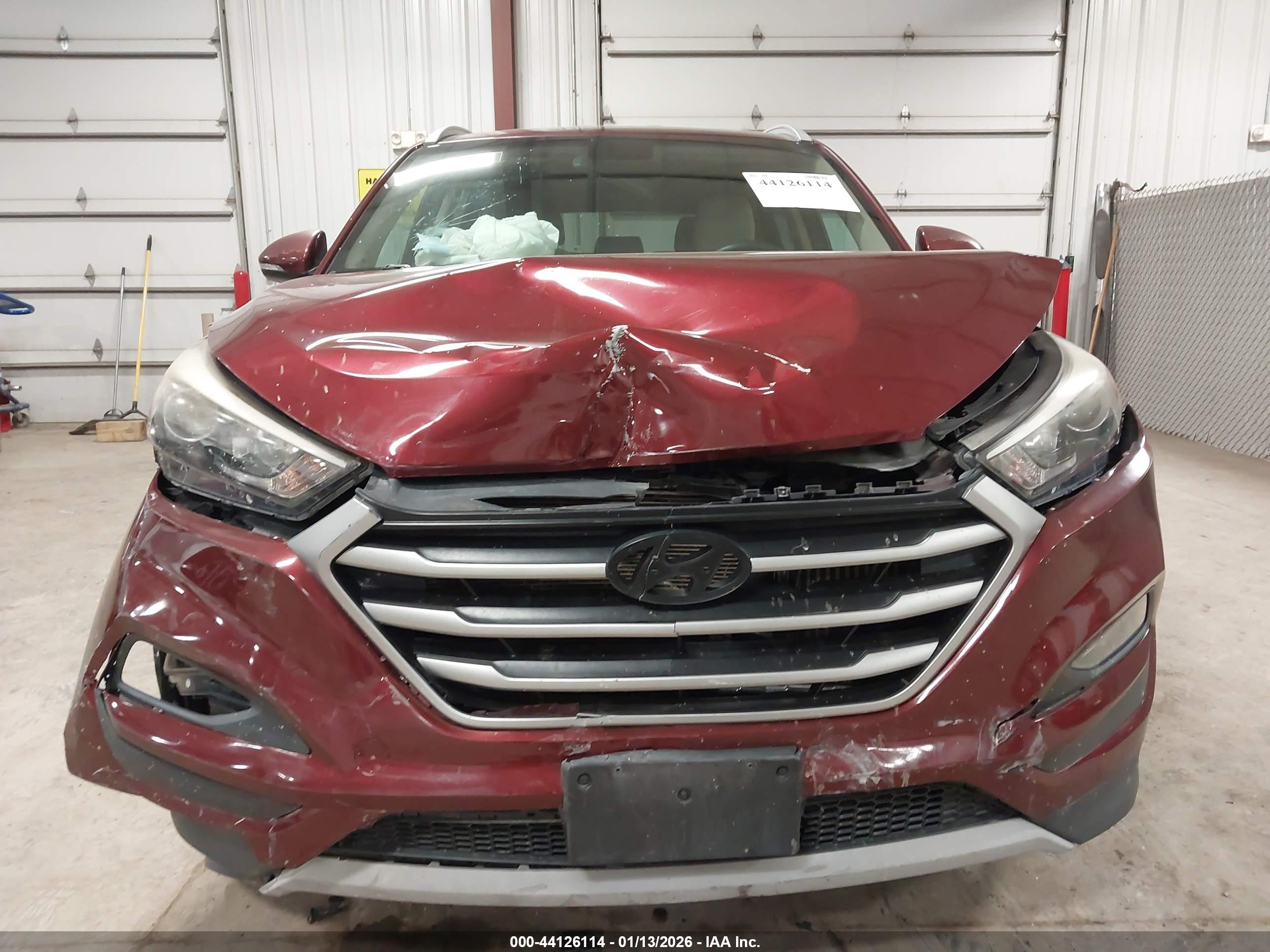 HYUNDAI TUCSON image 6