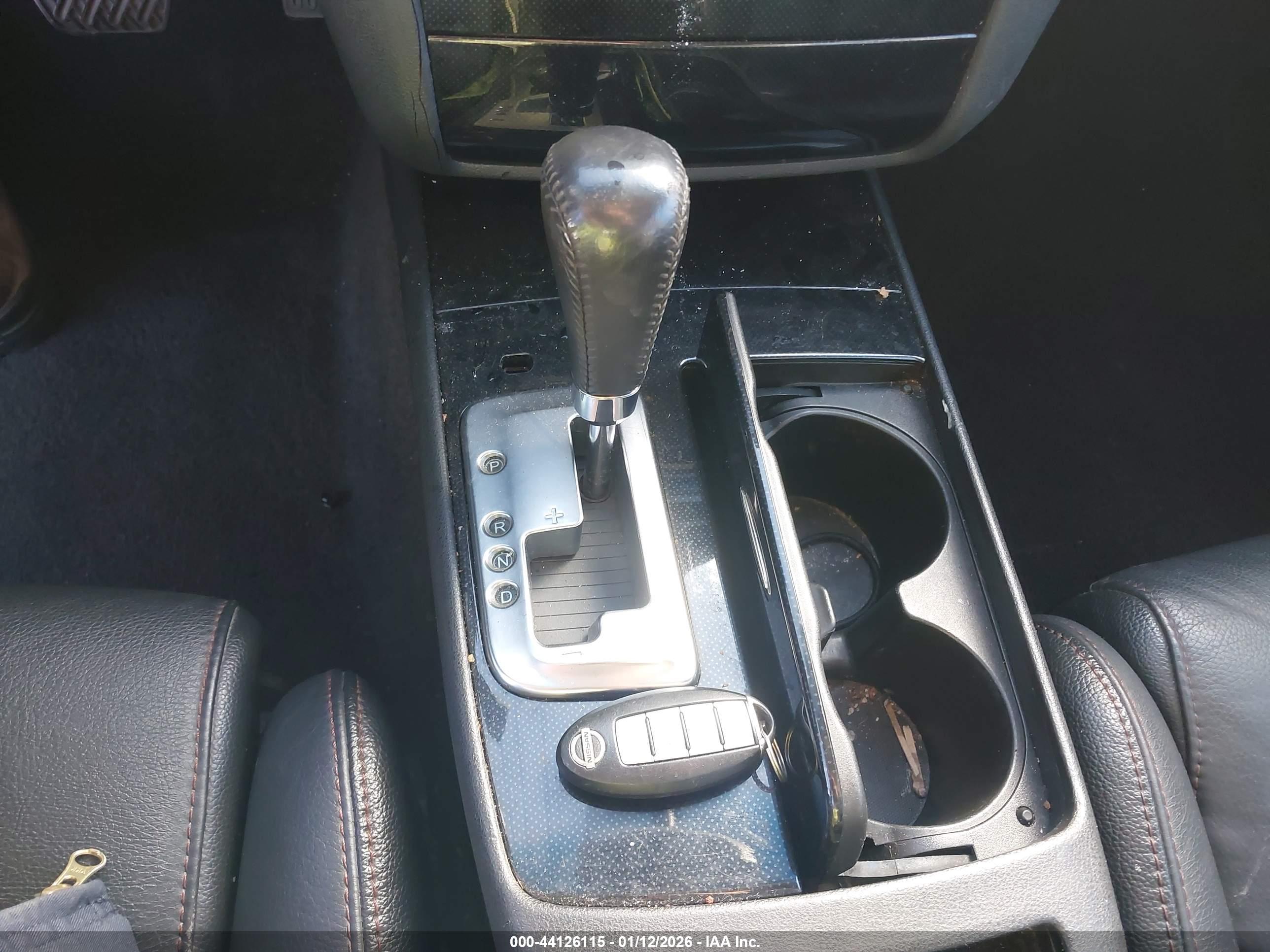 NISSAN MAXIMA image 11