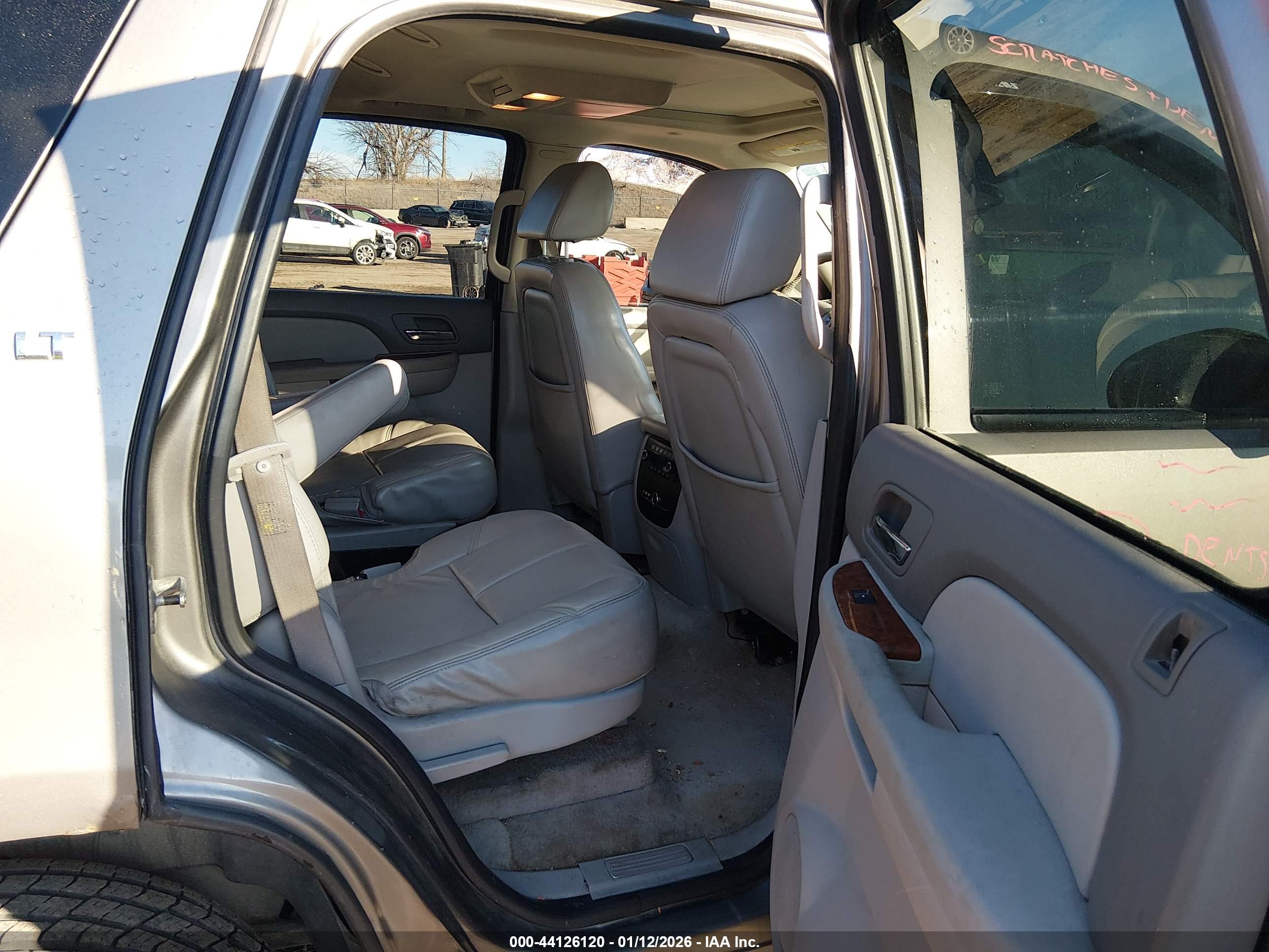 CHEVROLET TAHOE image 8