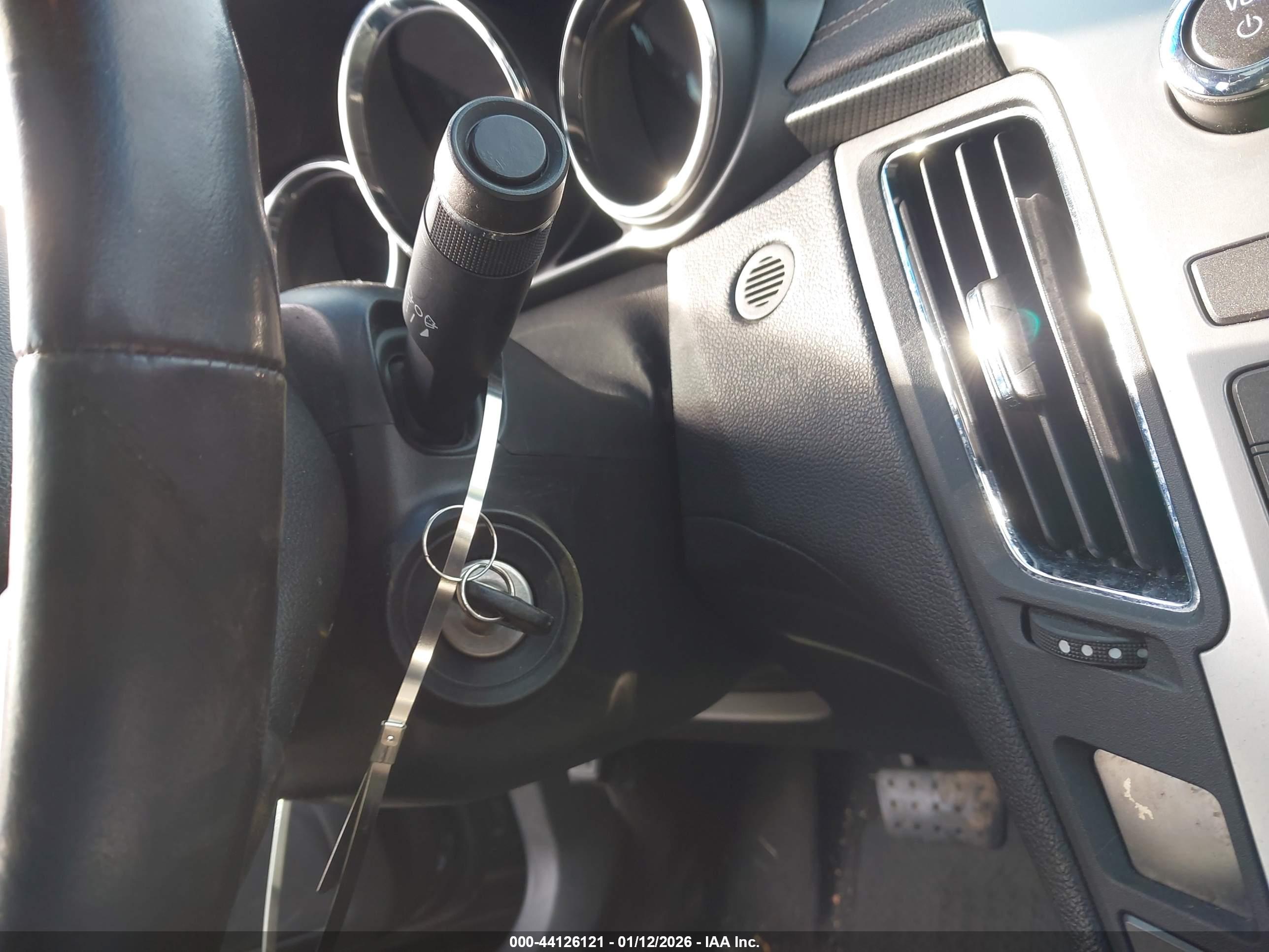 CADILLAC CTS image 11