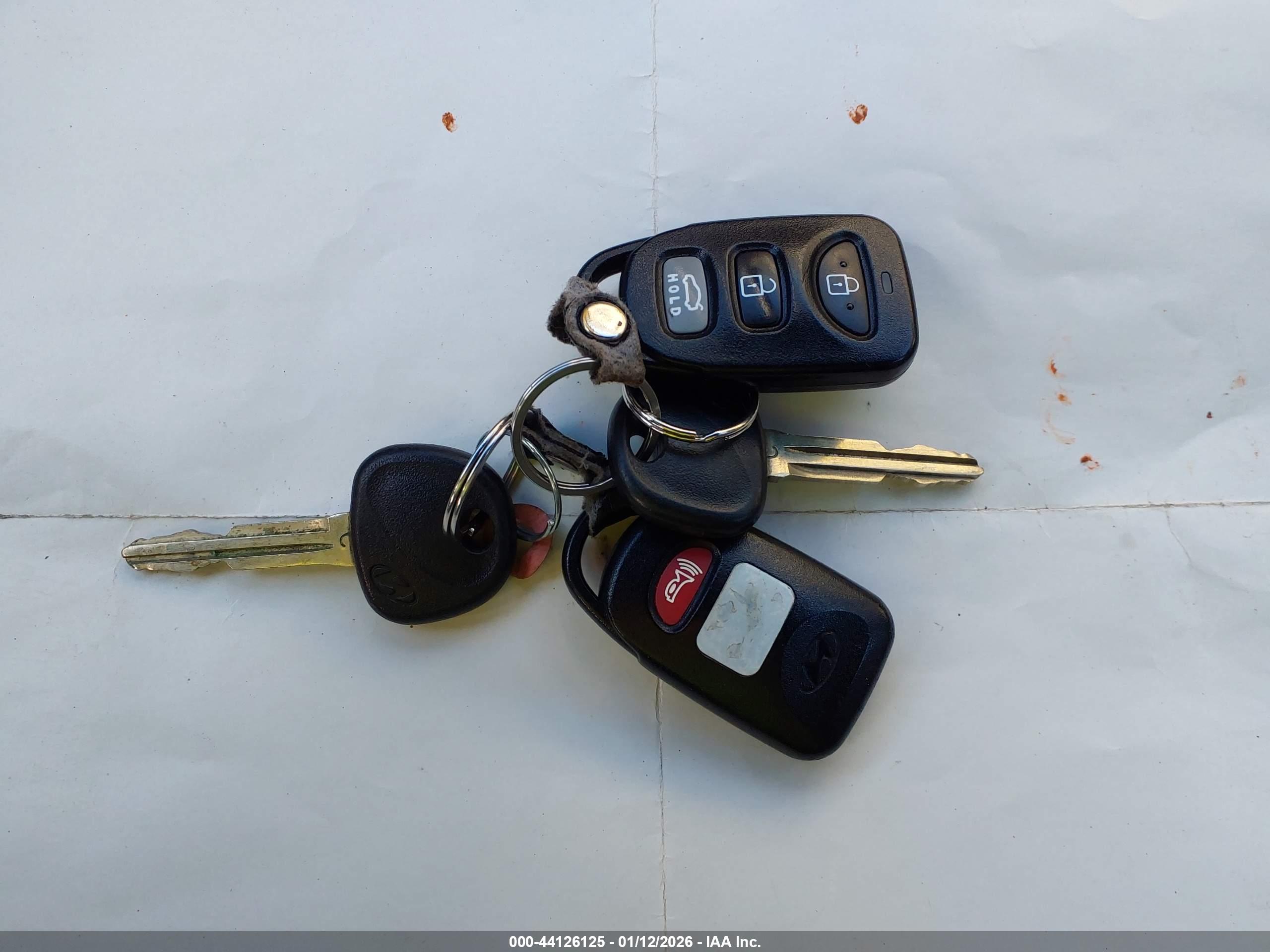 HYUNDAI ELANTRA image 11