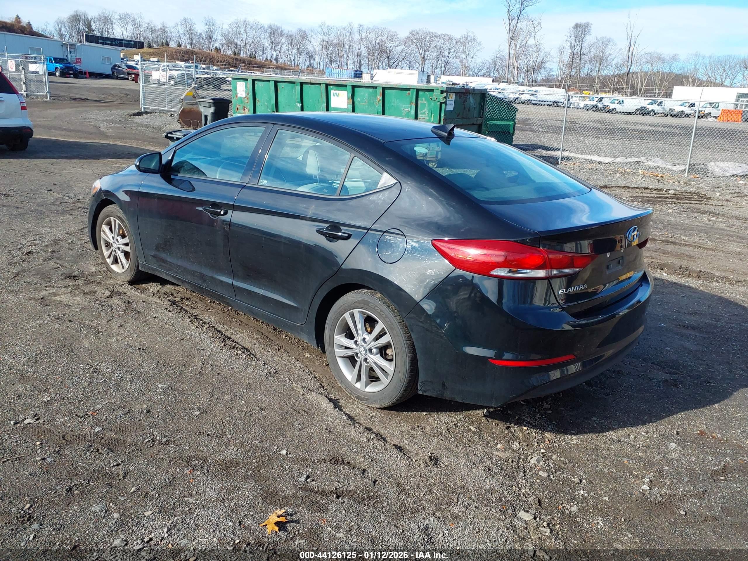 HYUNDAI ELANTRA image 3