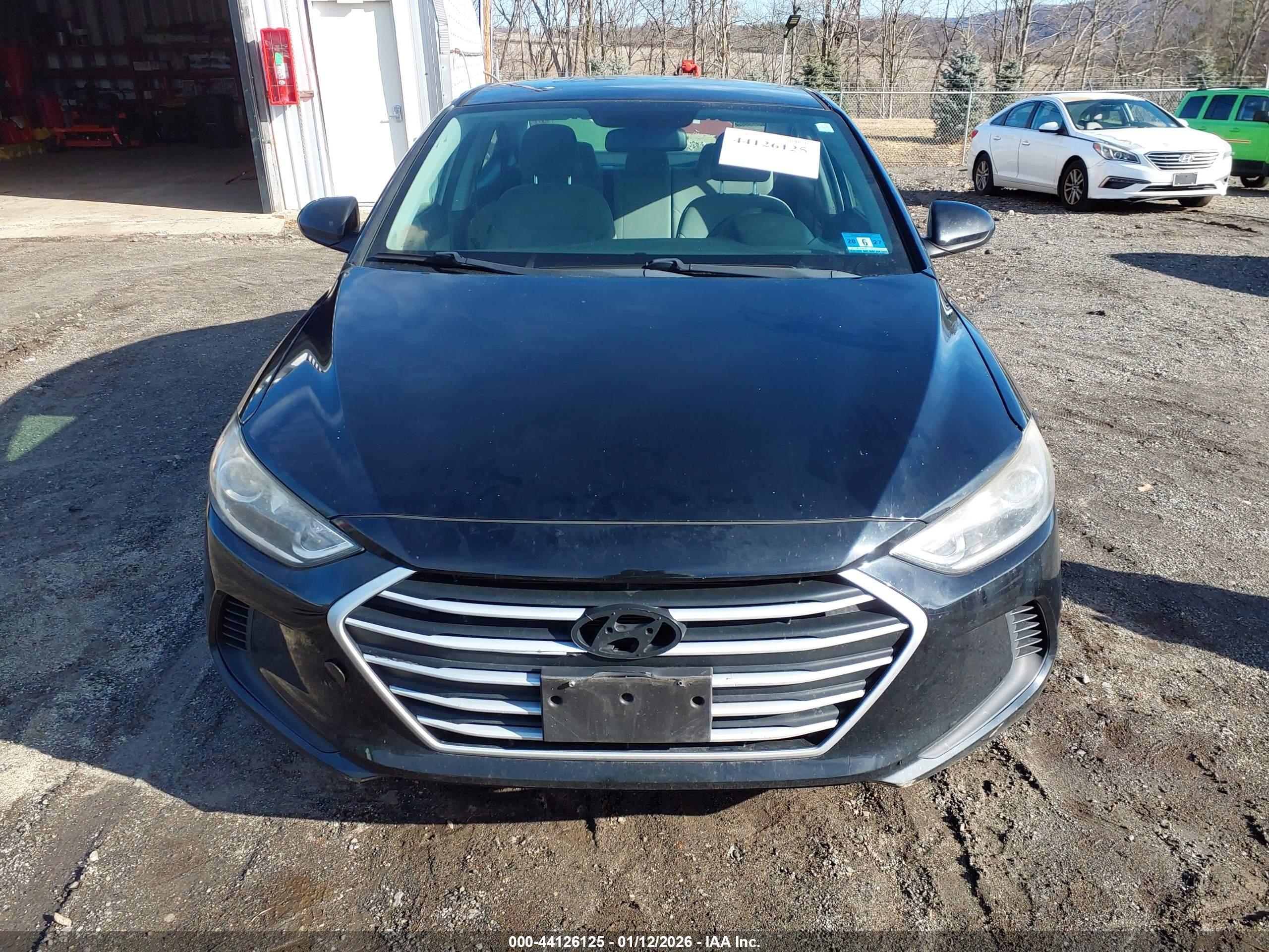 HYUNDAI ELANTRA image 6