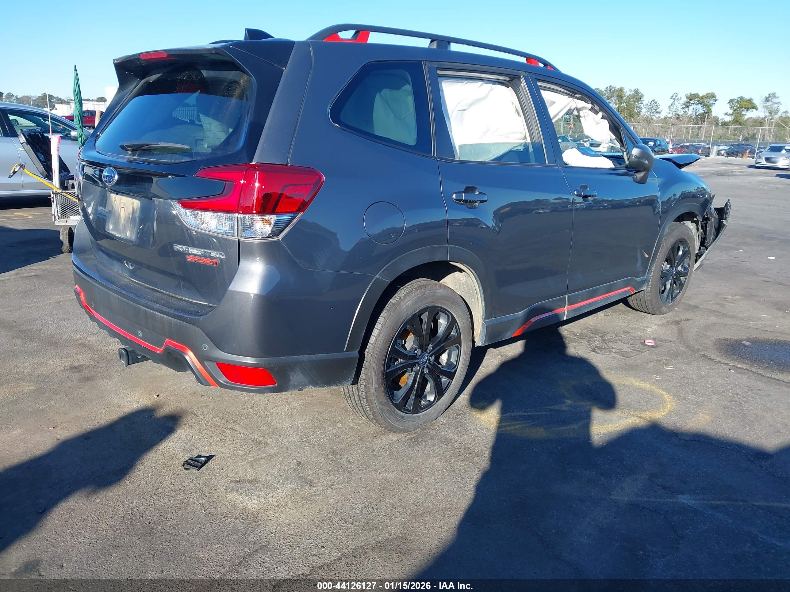 SUBARU FORESTER image 4