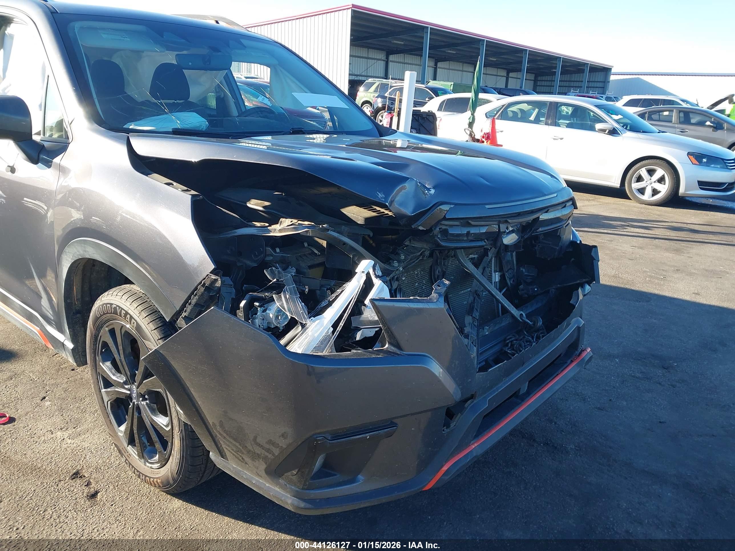 SUBARU FORESTER image 6