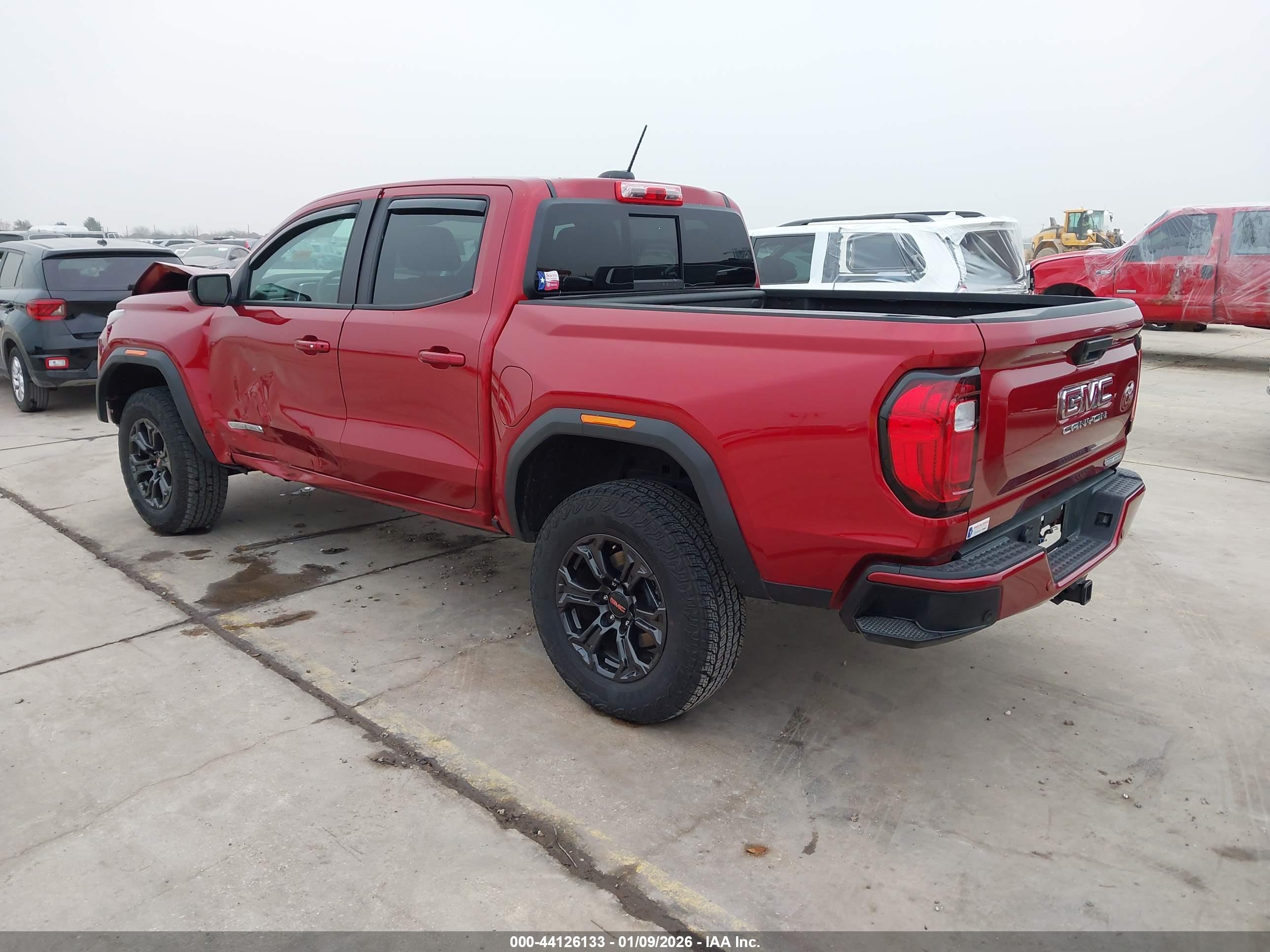 GMC CANYON image 3