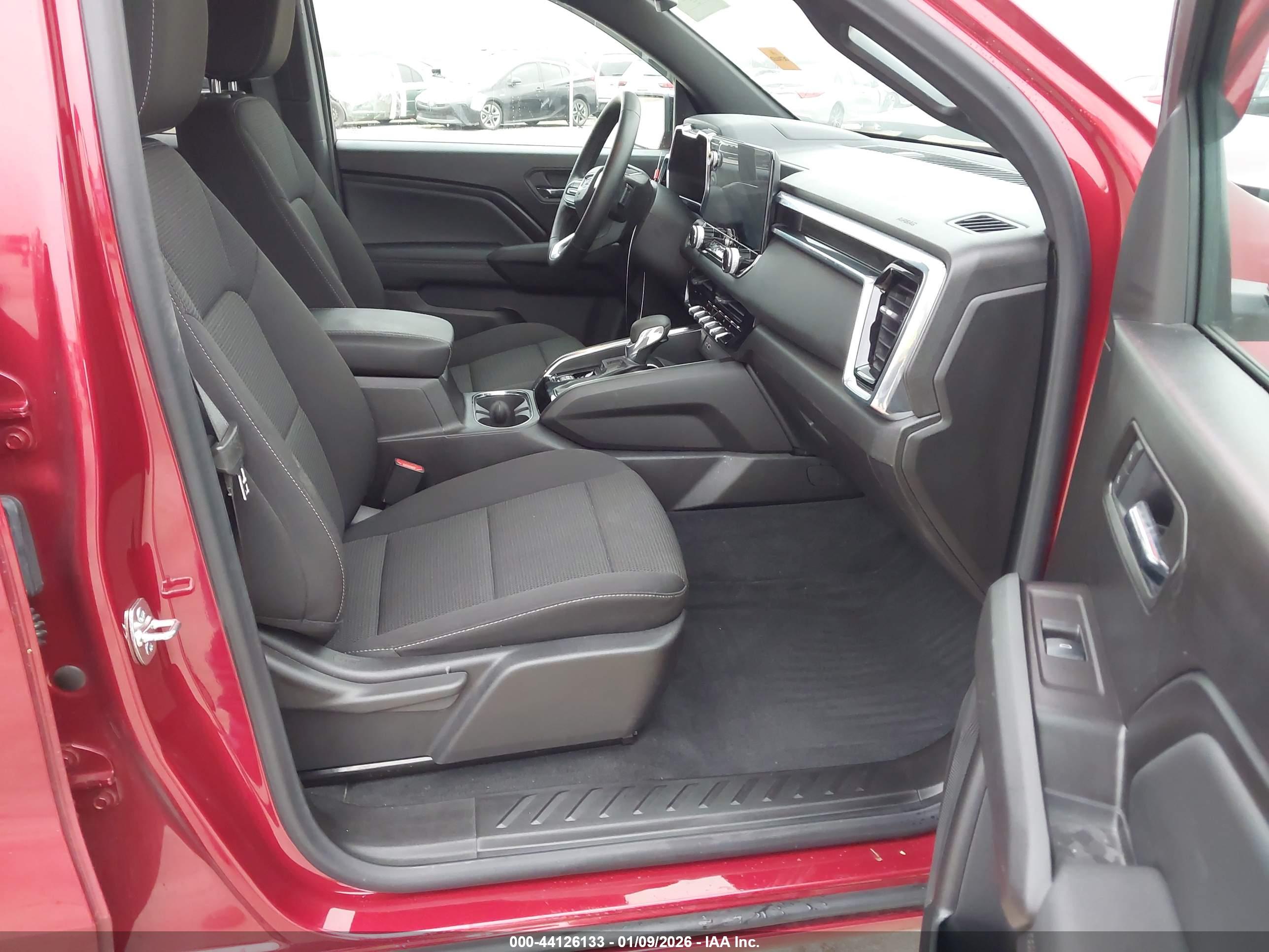 GMC CANYON image 5
