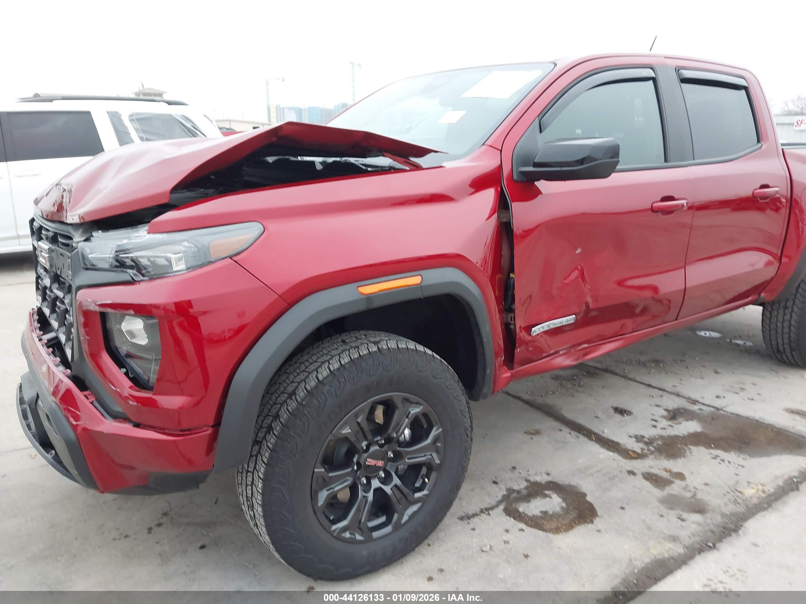 GMC CANYON image 6