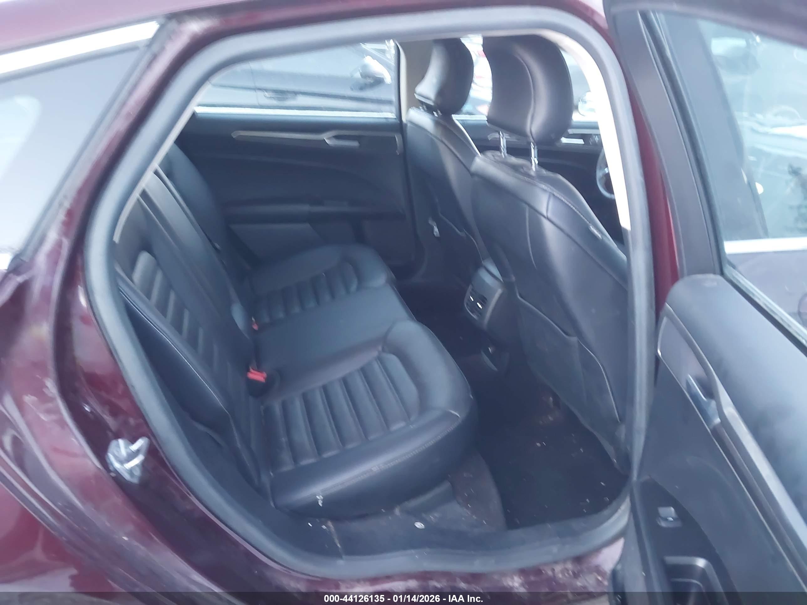 FORD FUSION image 8