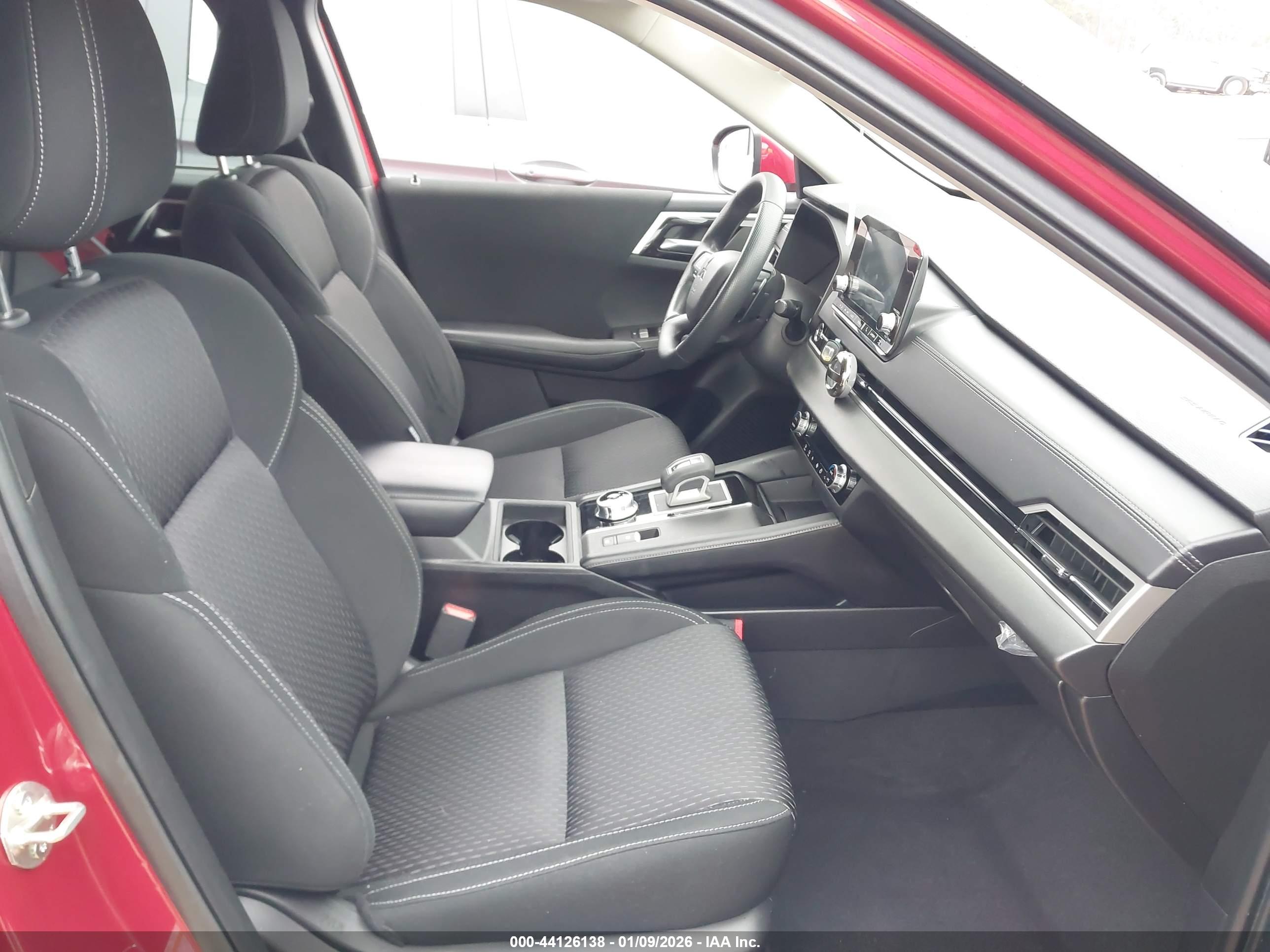 MITSUBISHI OUTLANDER image 5