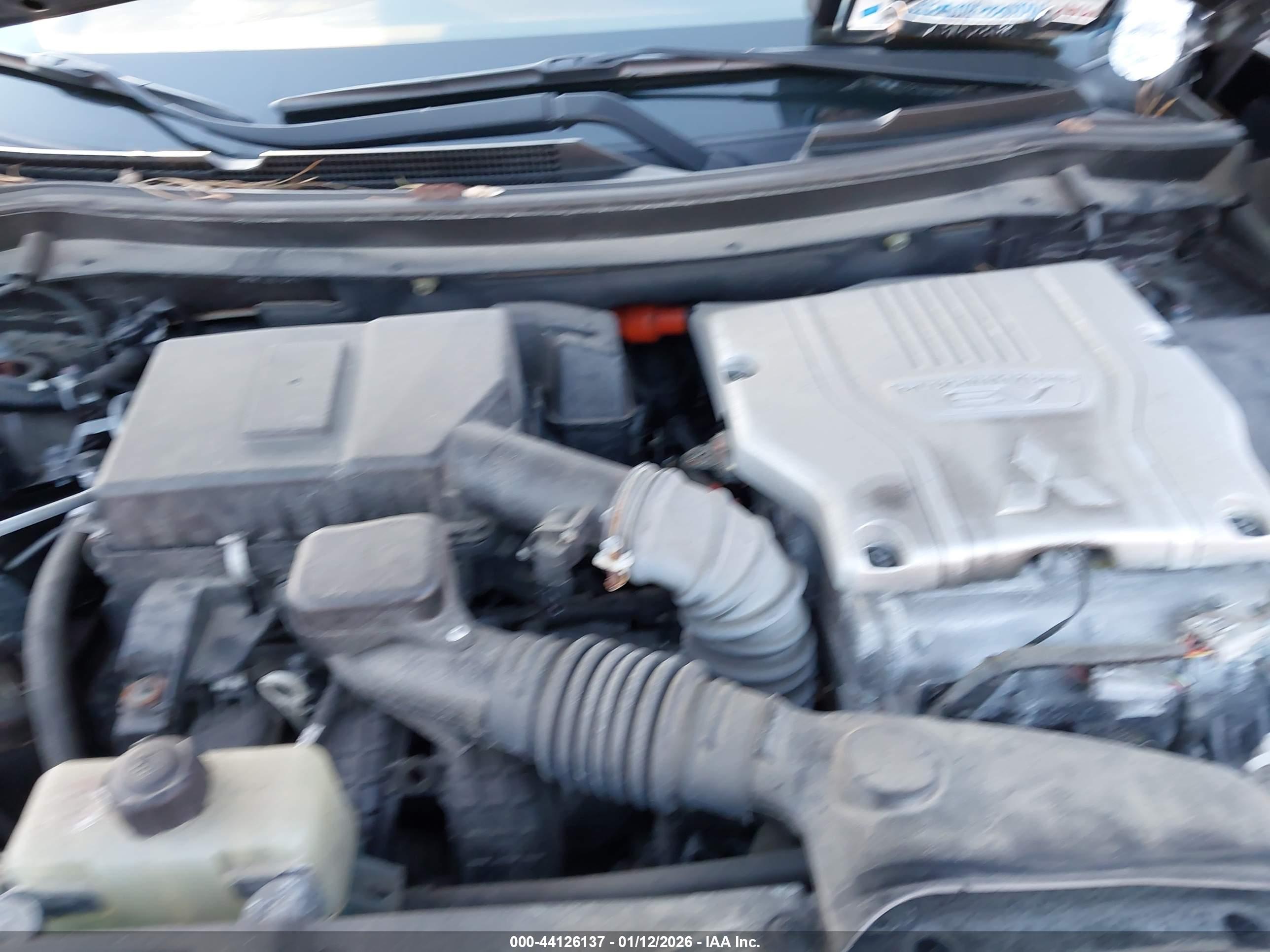 MITSUBISHI OUTLANDER image 10
