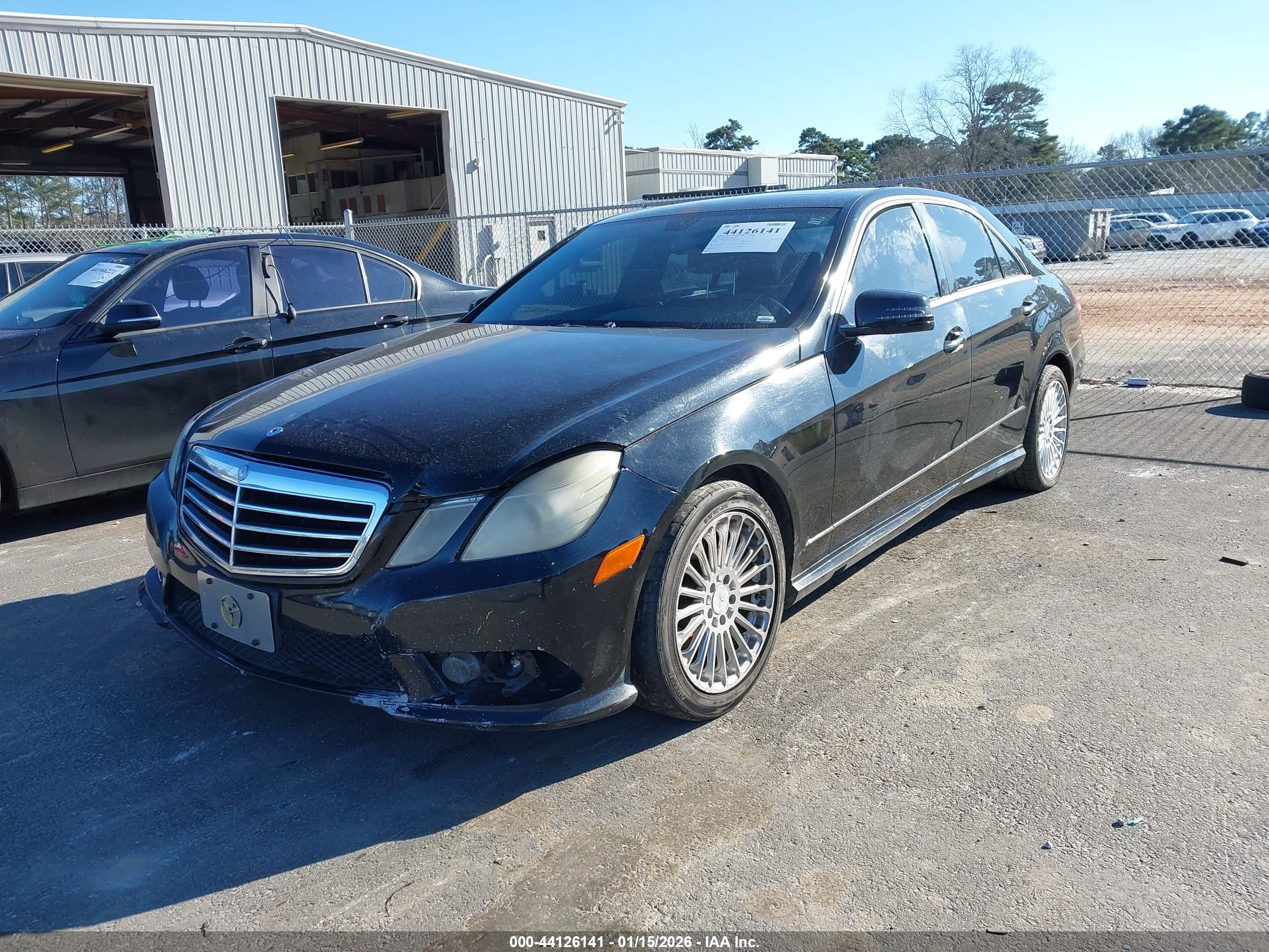 MERCEDES-BENZ E image 2