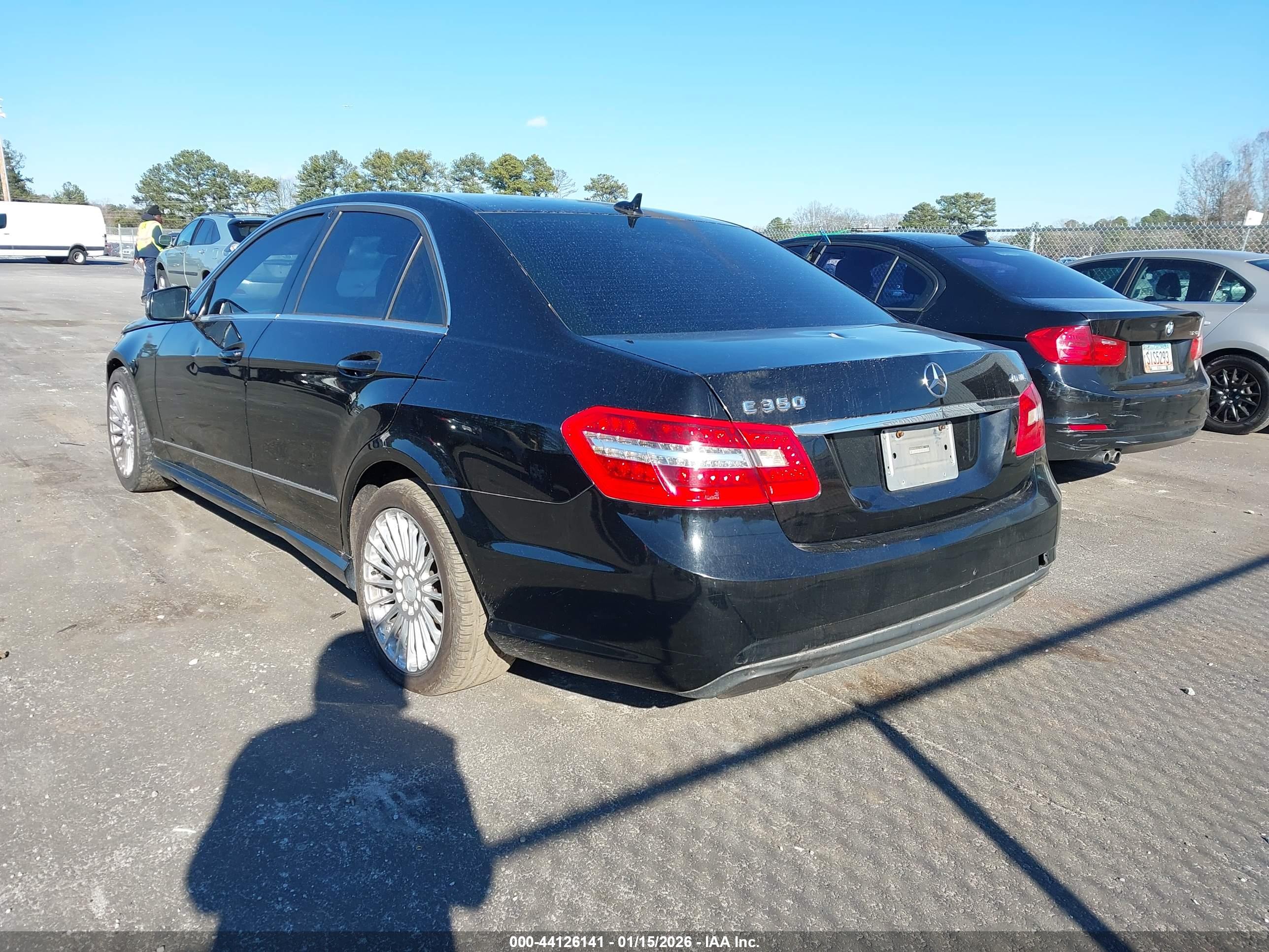 MERCEDES-BENZ E image 3