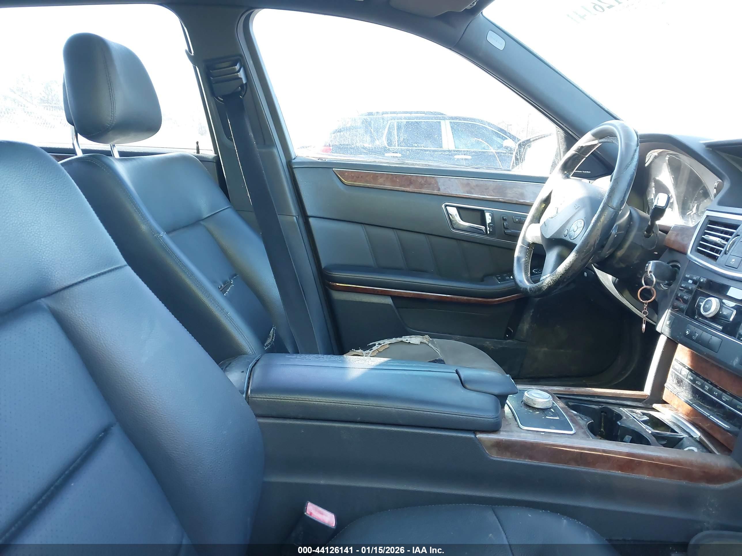 MERCEDES-BENZ E image 5