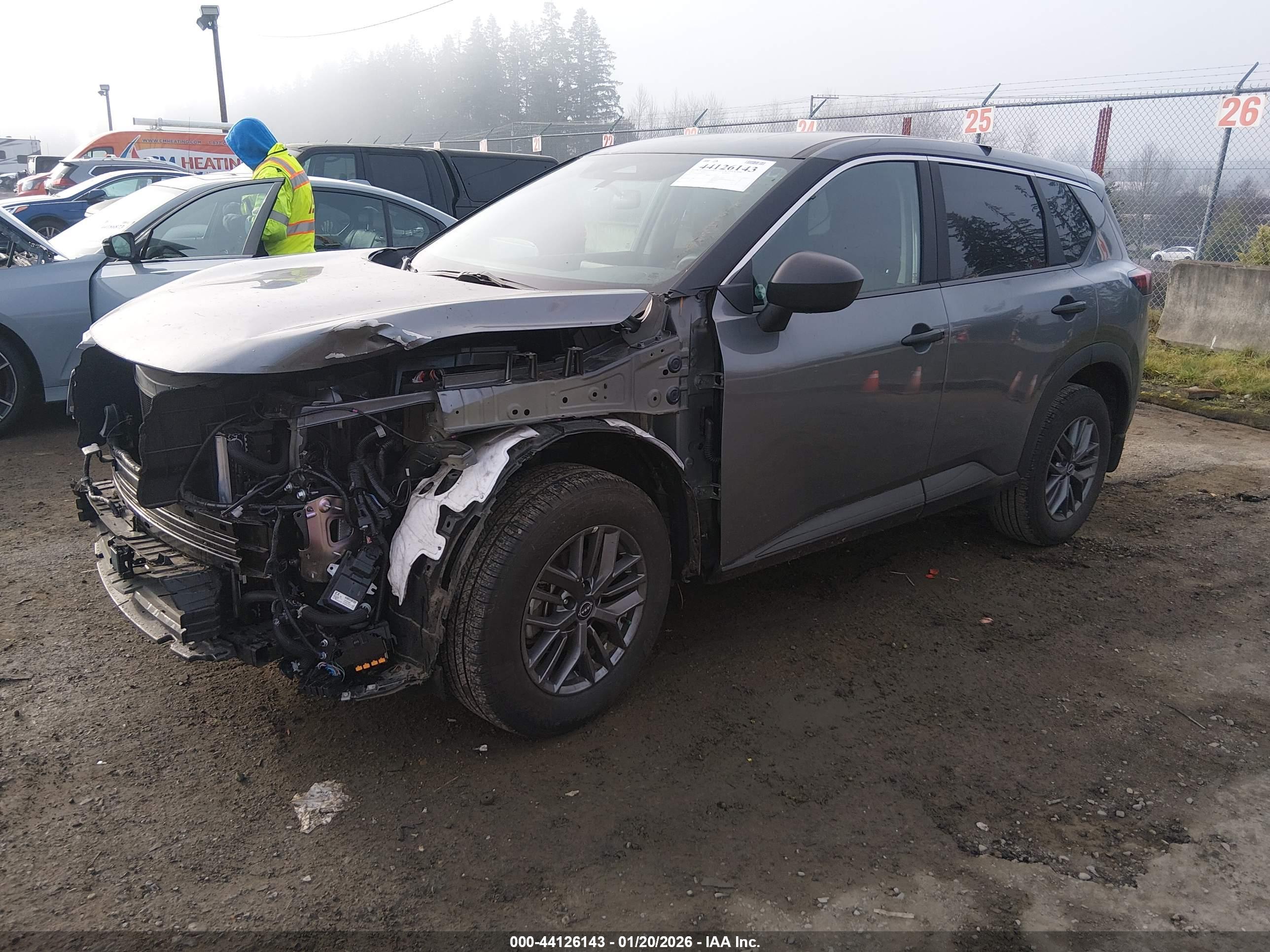 NISSAN ROGUE image 2