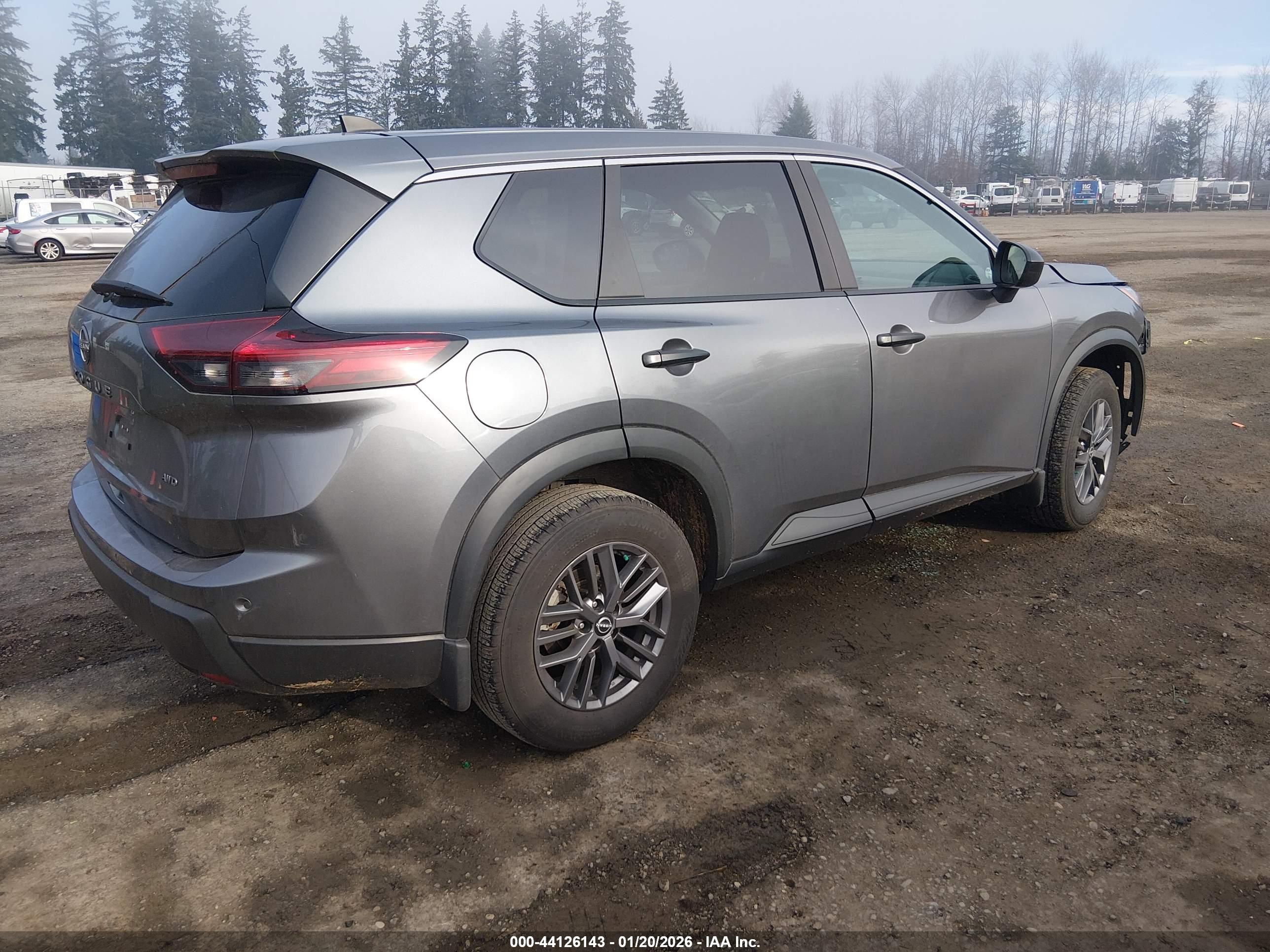 NISSAN ROGUE image 4