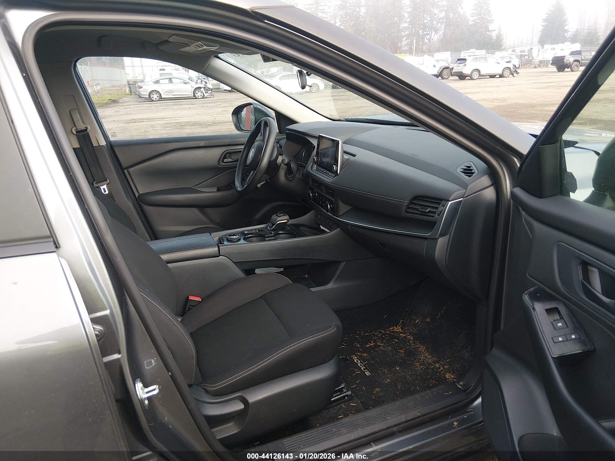 NISSAN ROGUE image 5