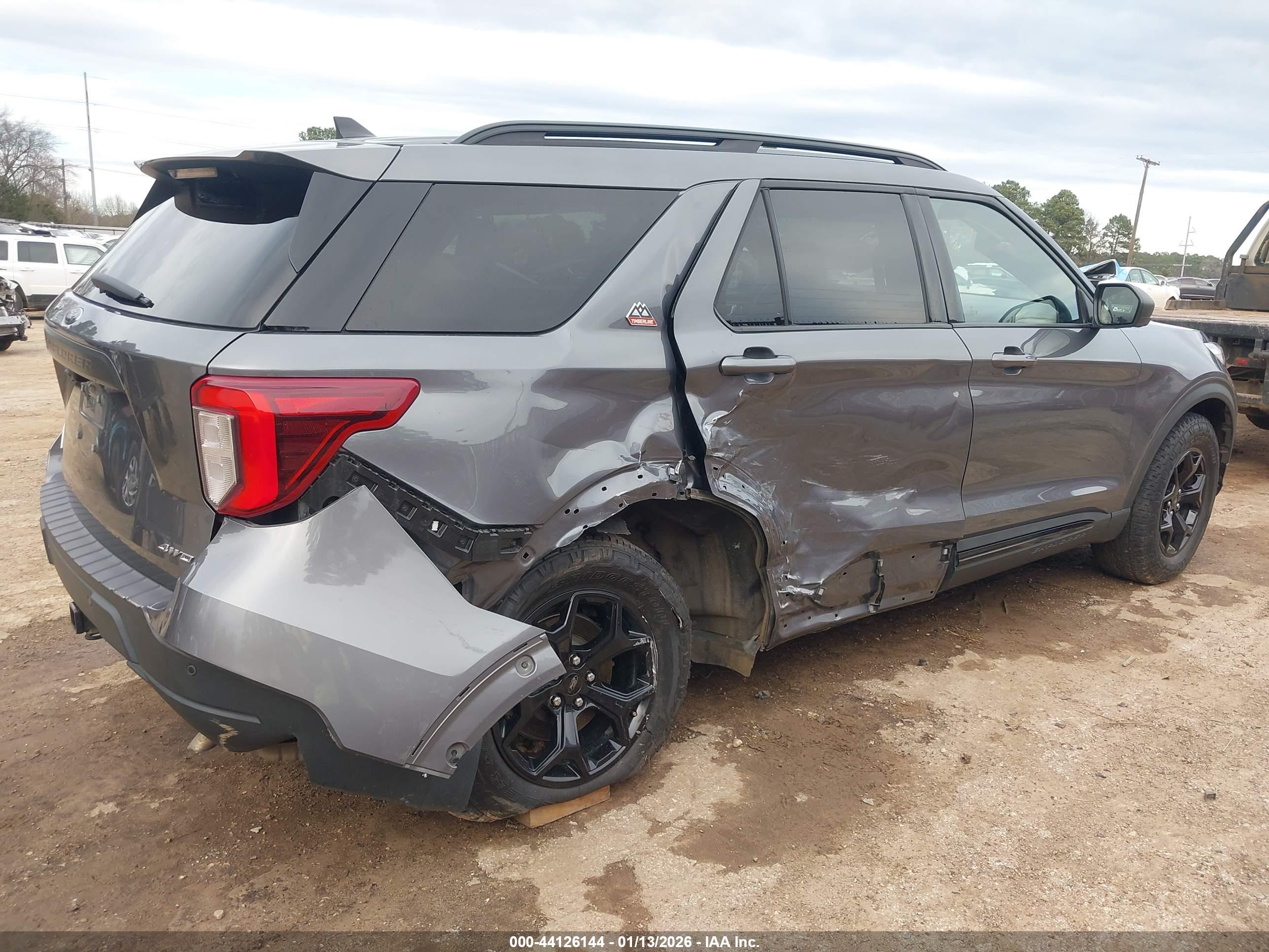 FORD EXPLORER image 4