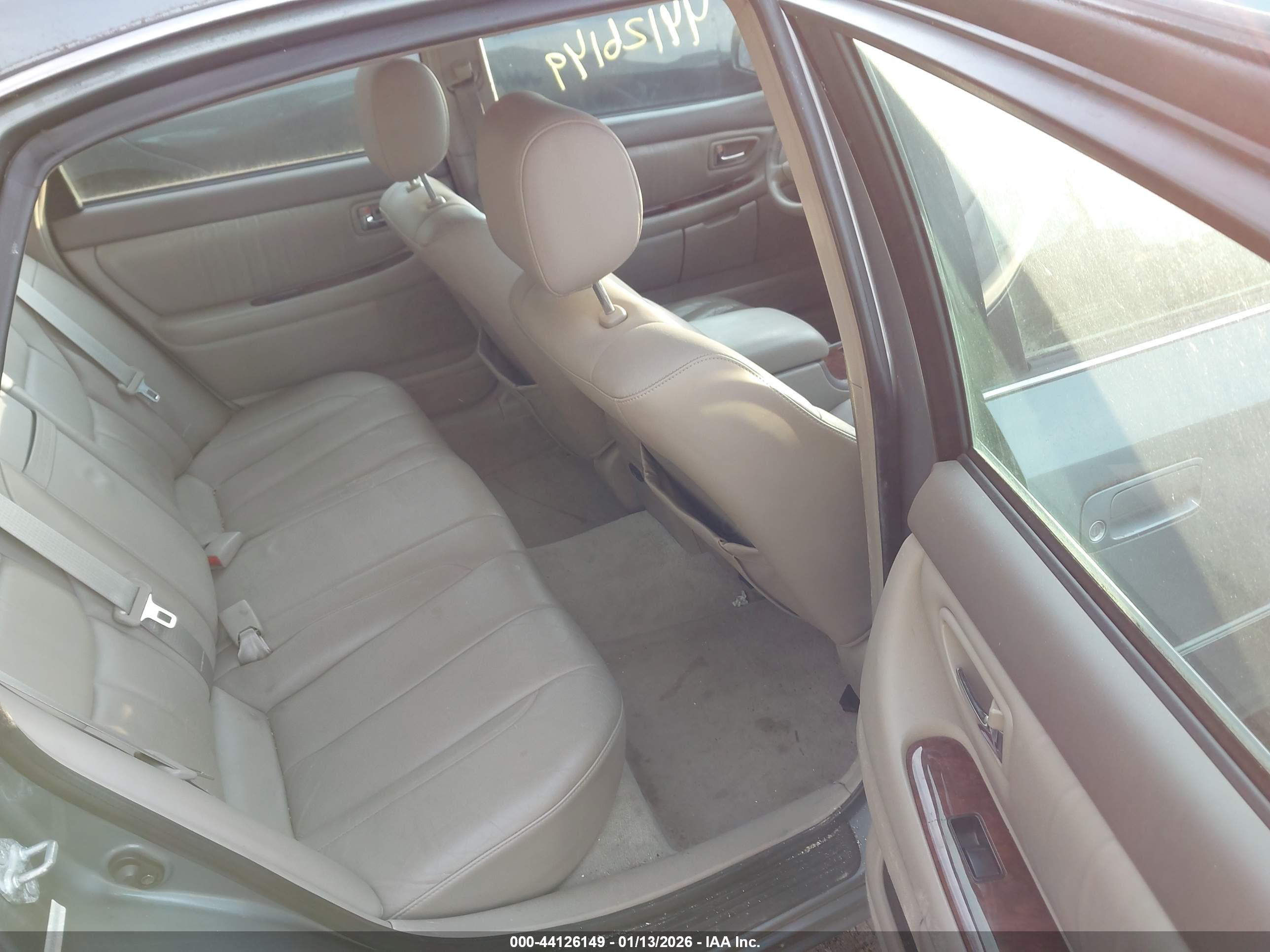 TOYOTA AVALON image 8