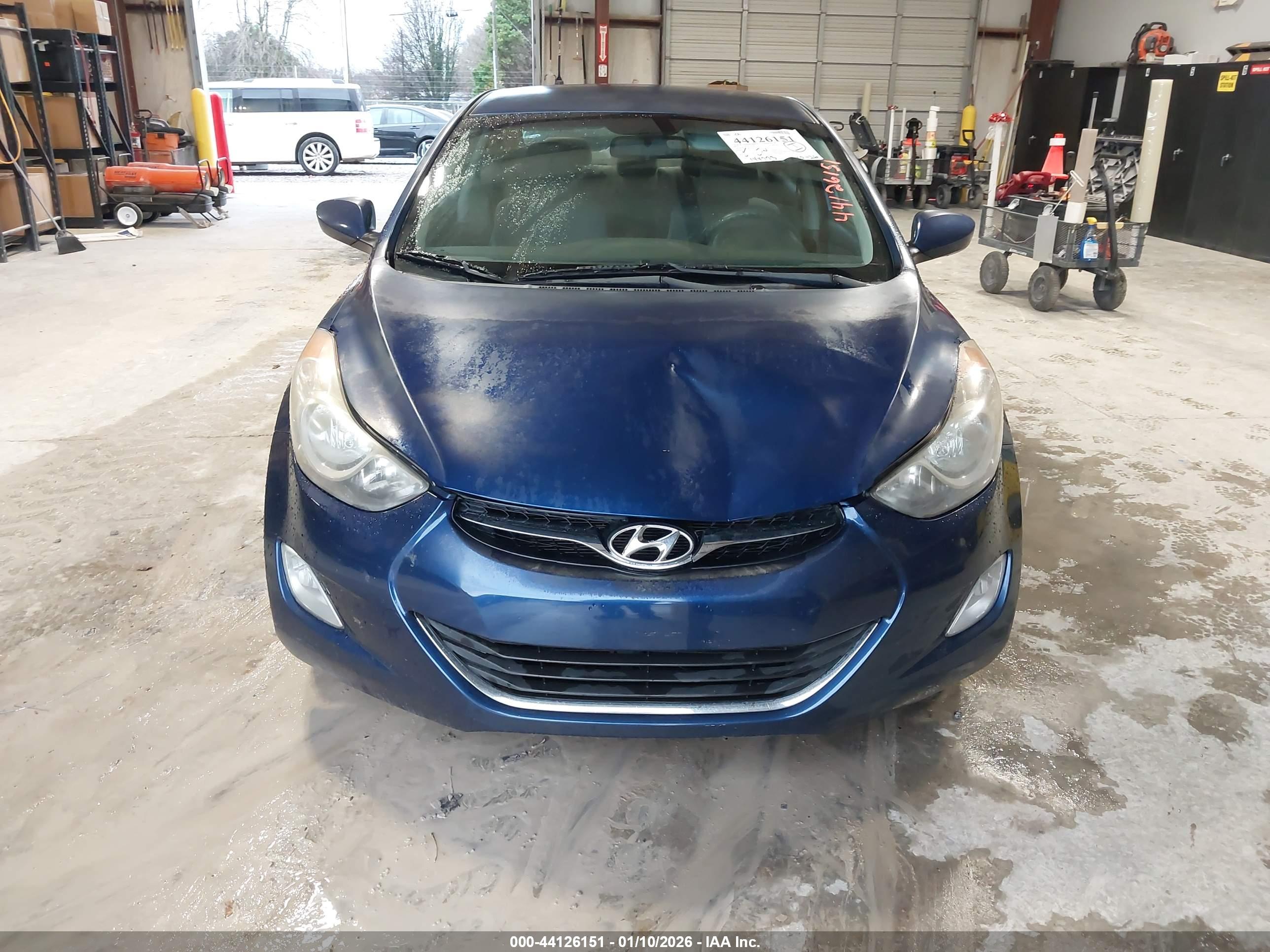HYUNDAI ELANTRA image 6