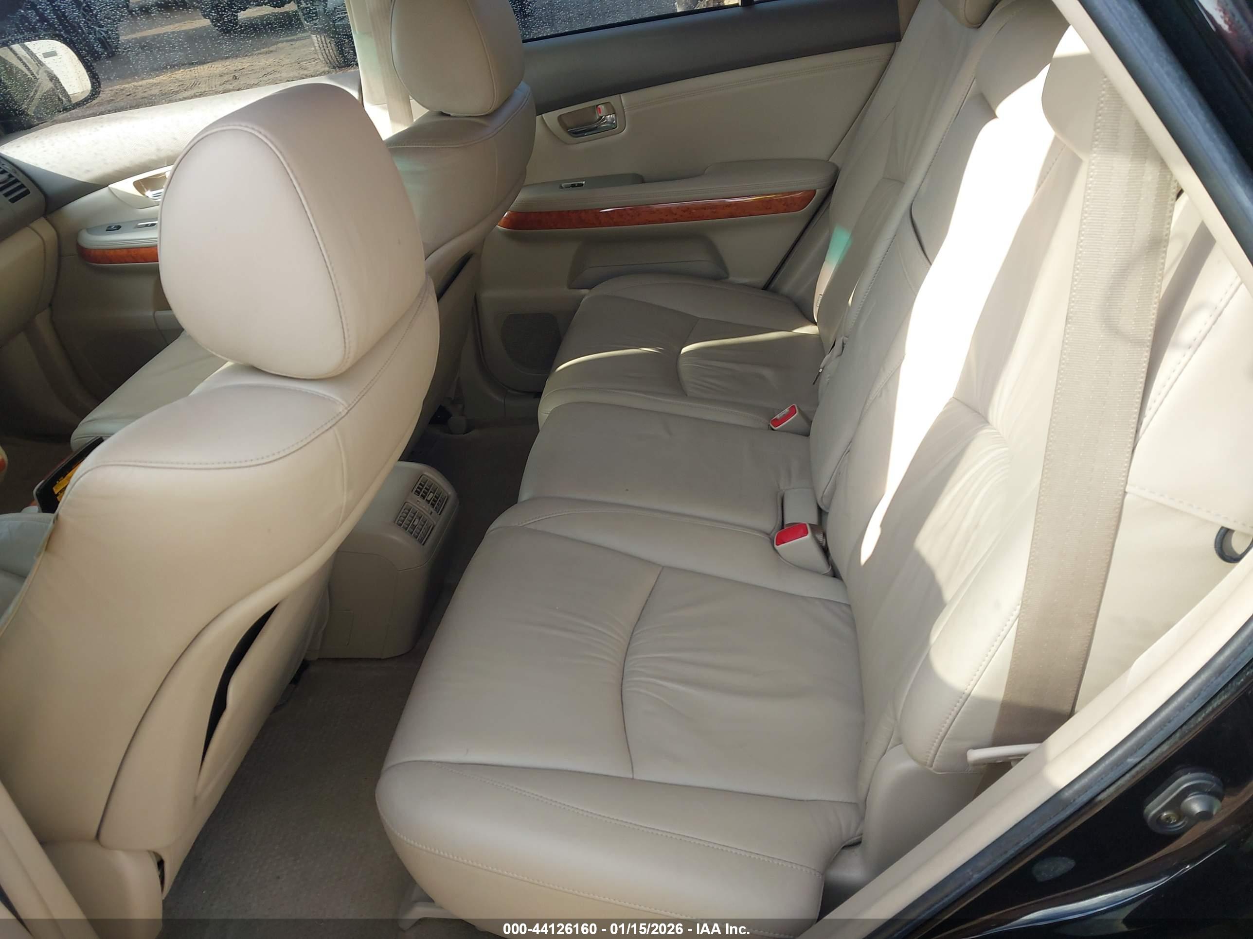 LEXUS RX image 8