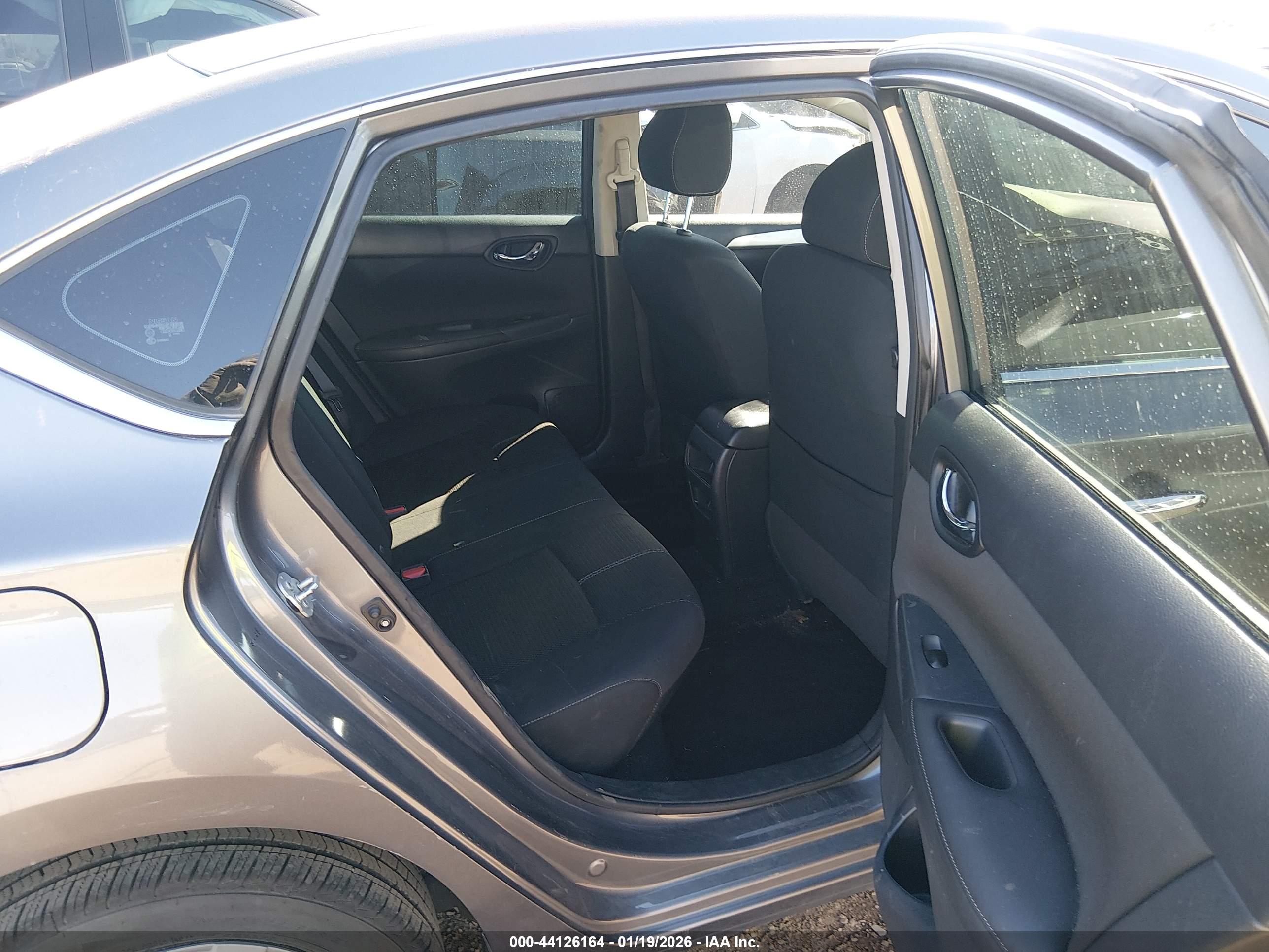 NISSAN SENTRA image 8