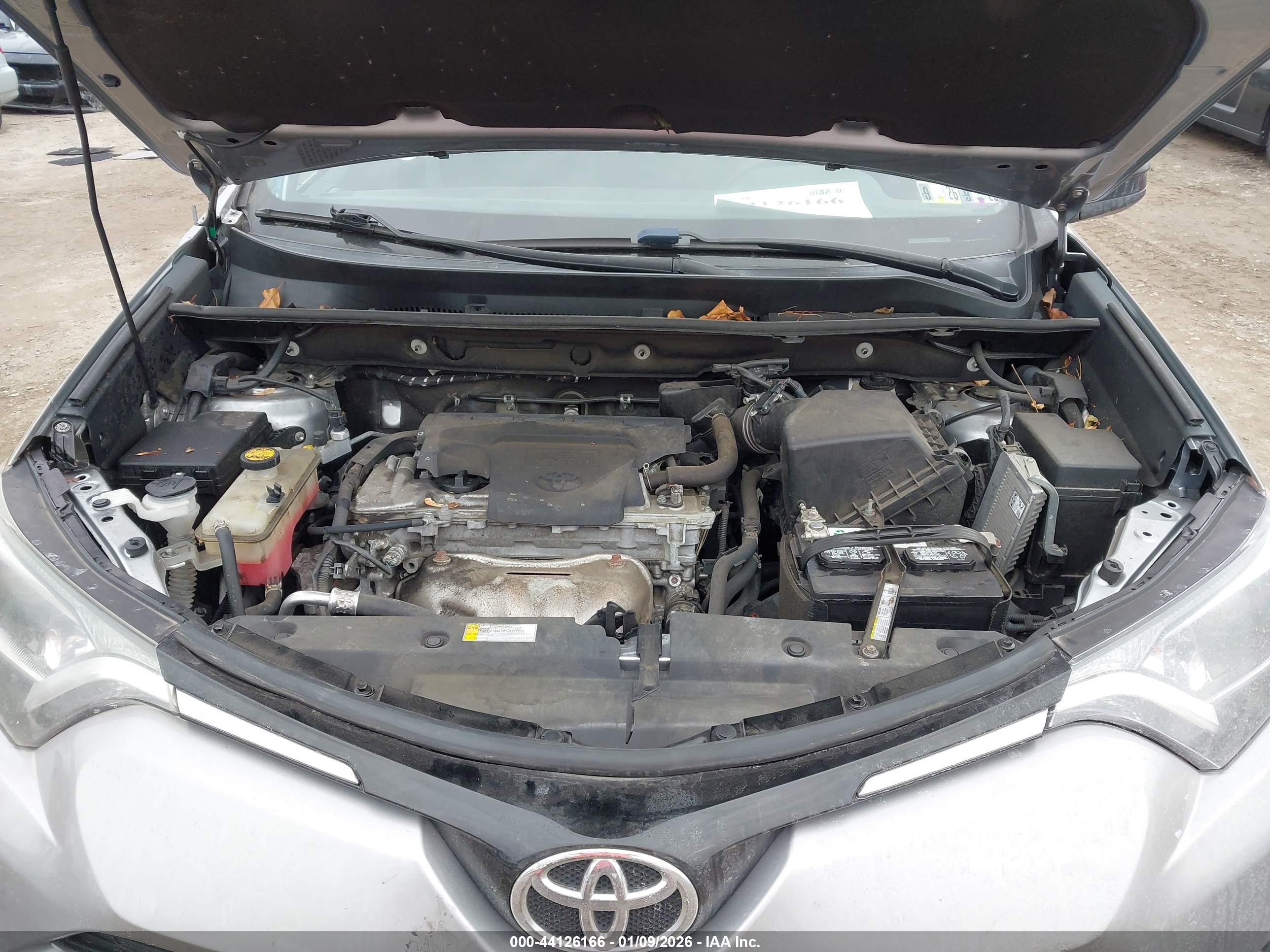 TOYOTA RAV4 image 10