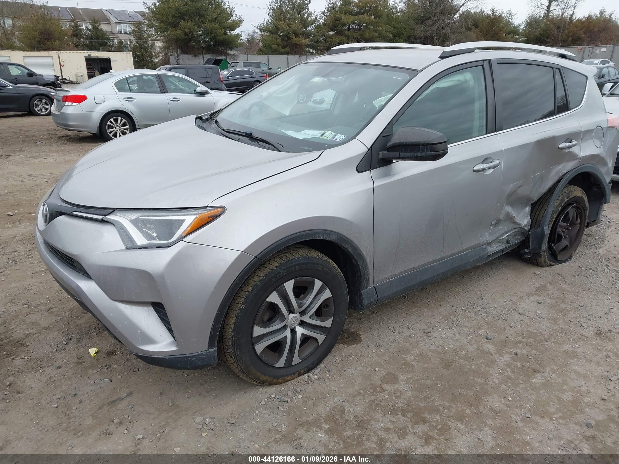 TOYOTA RAV4 image 2