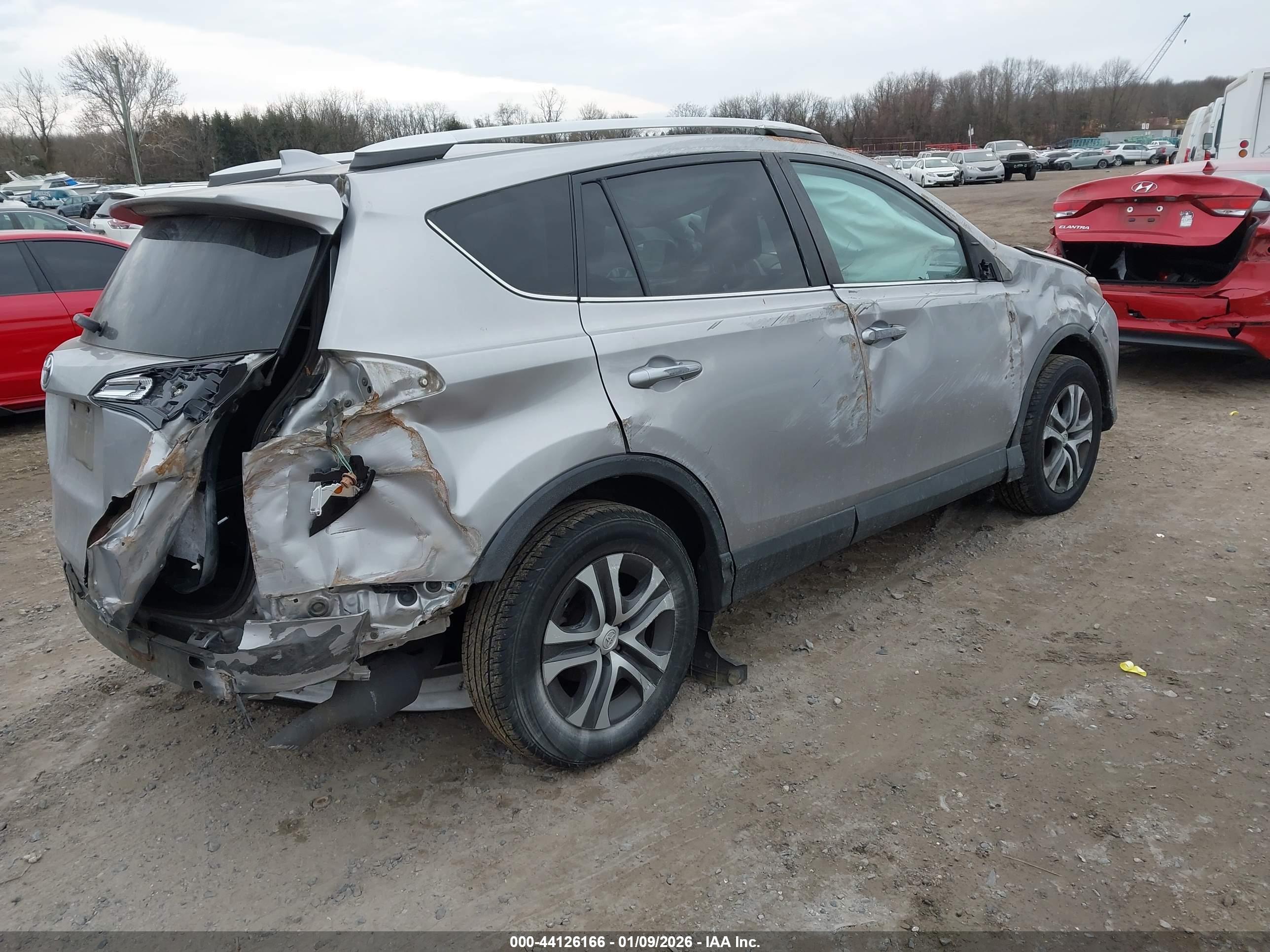 TOYOTA RAV4 image 4