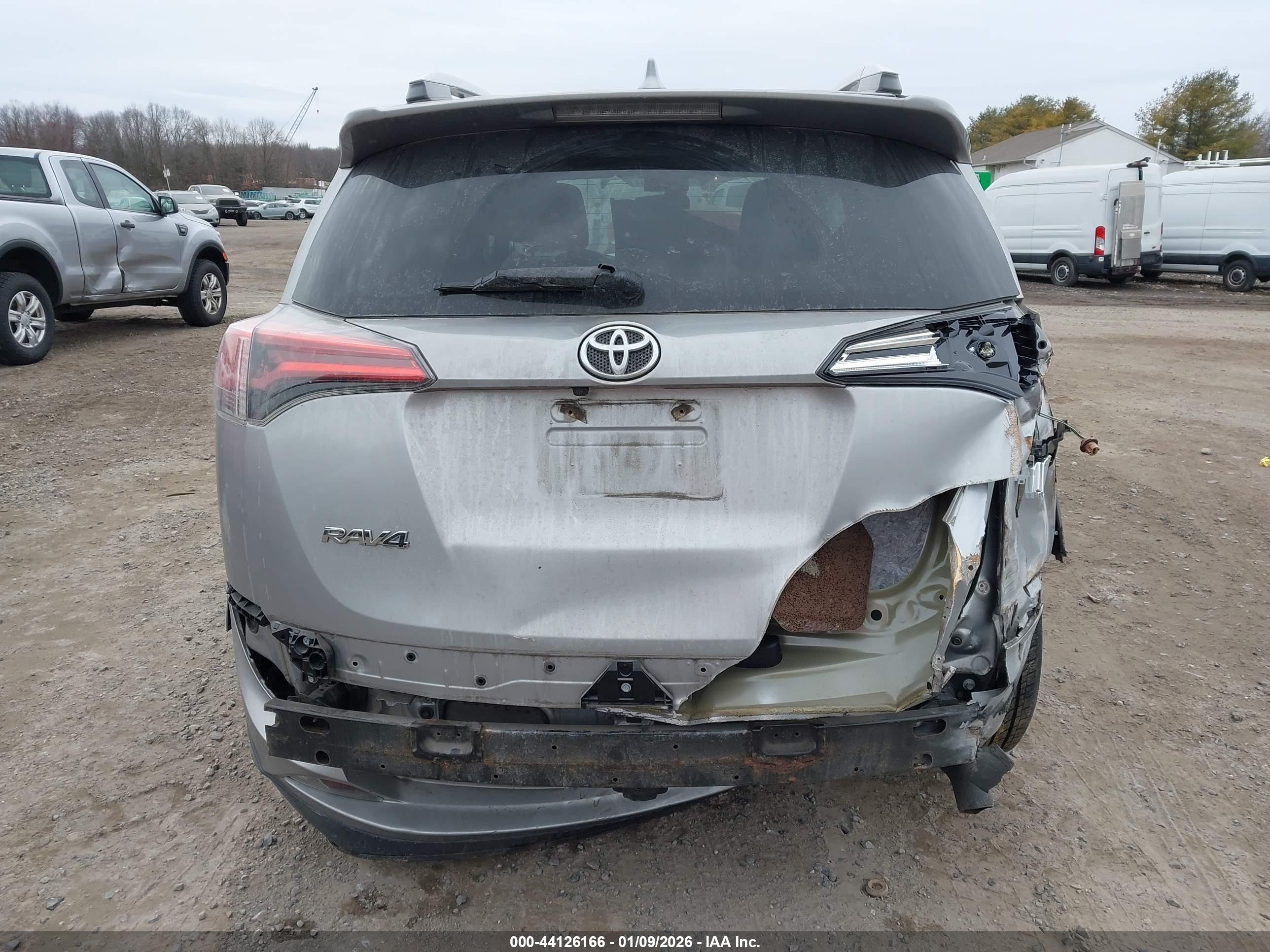 TOYOTA RAV4 image 6