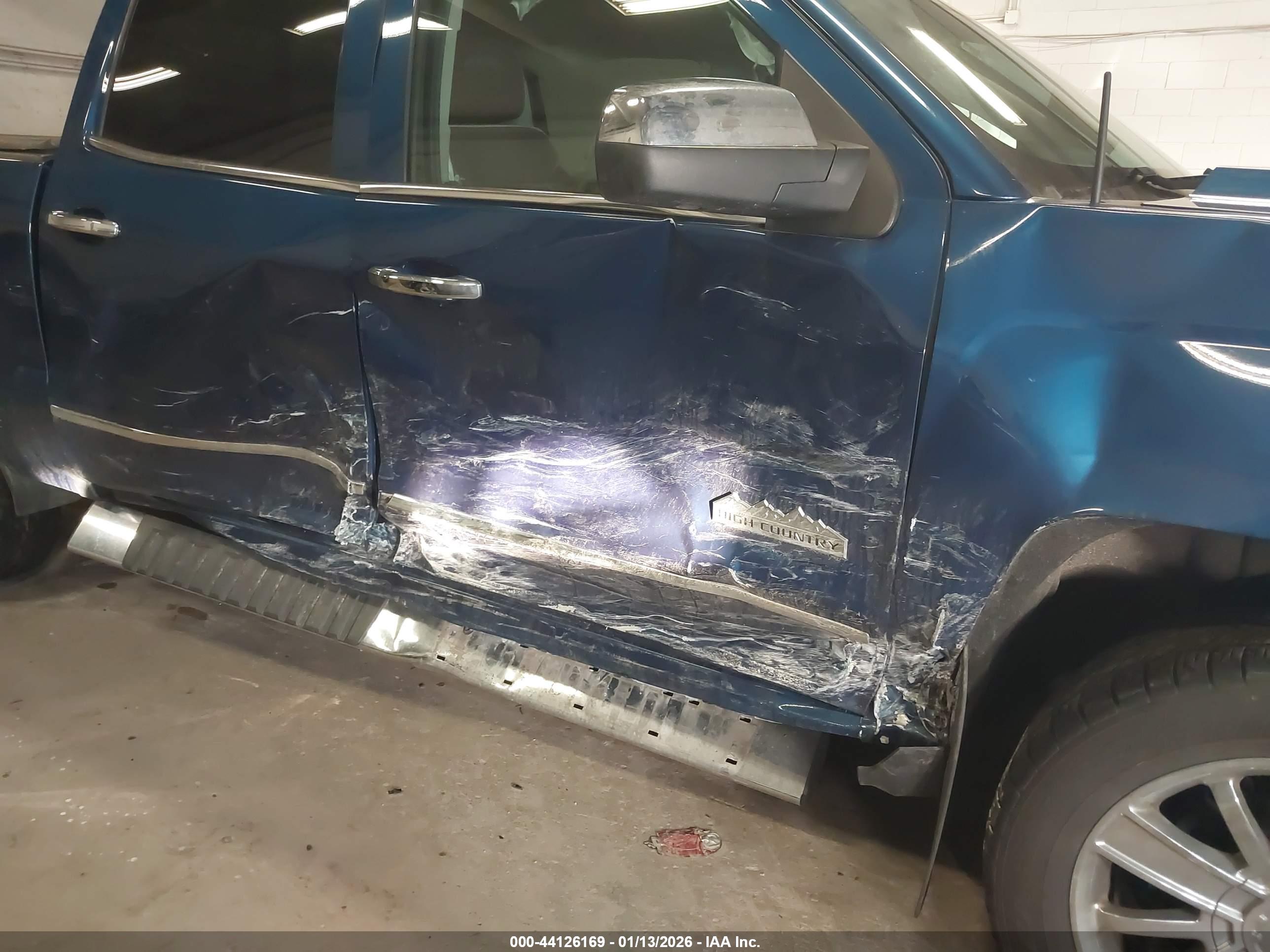 CHEVROLET SILVERADO image 6