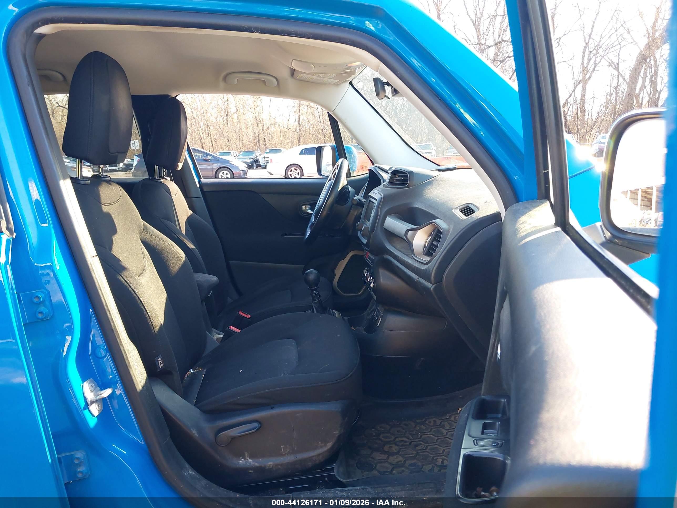 JEEP RENEGADE image 5