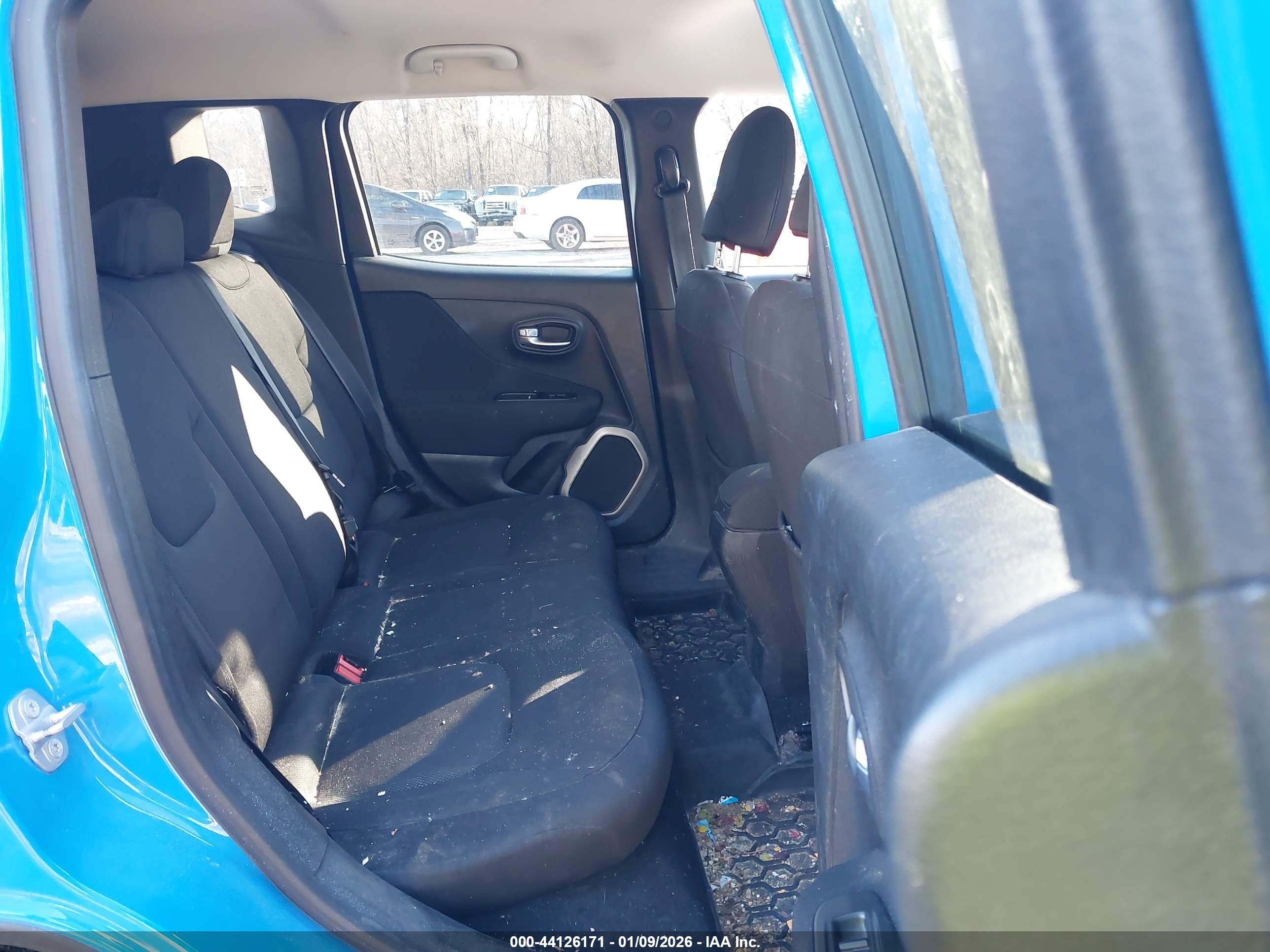 JEEP RENEGADE image 8