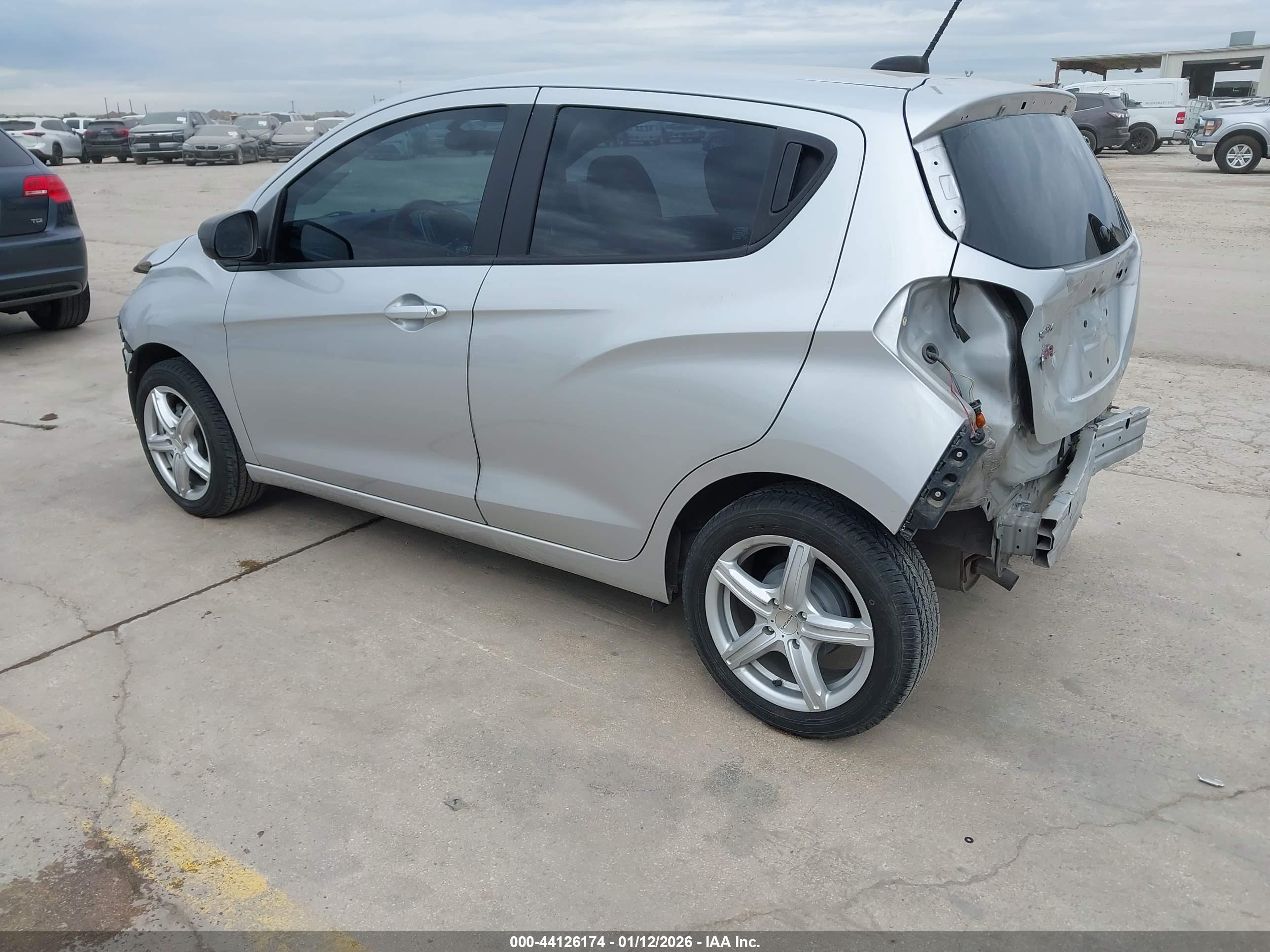 CHEVROLET SPARK image 3