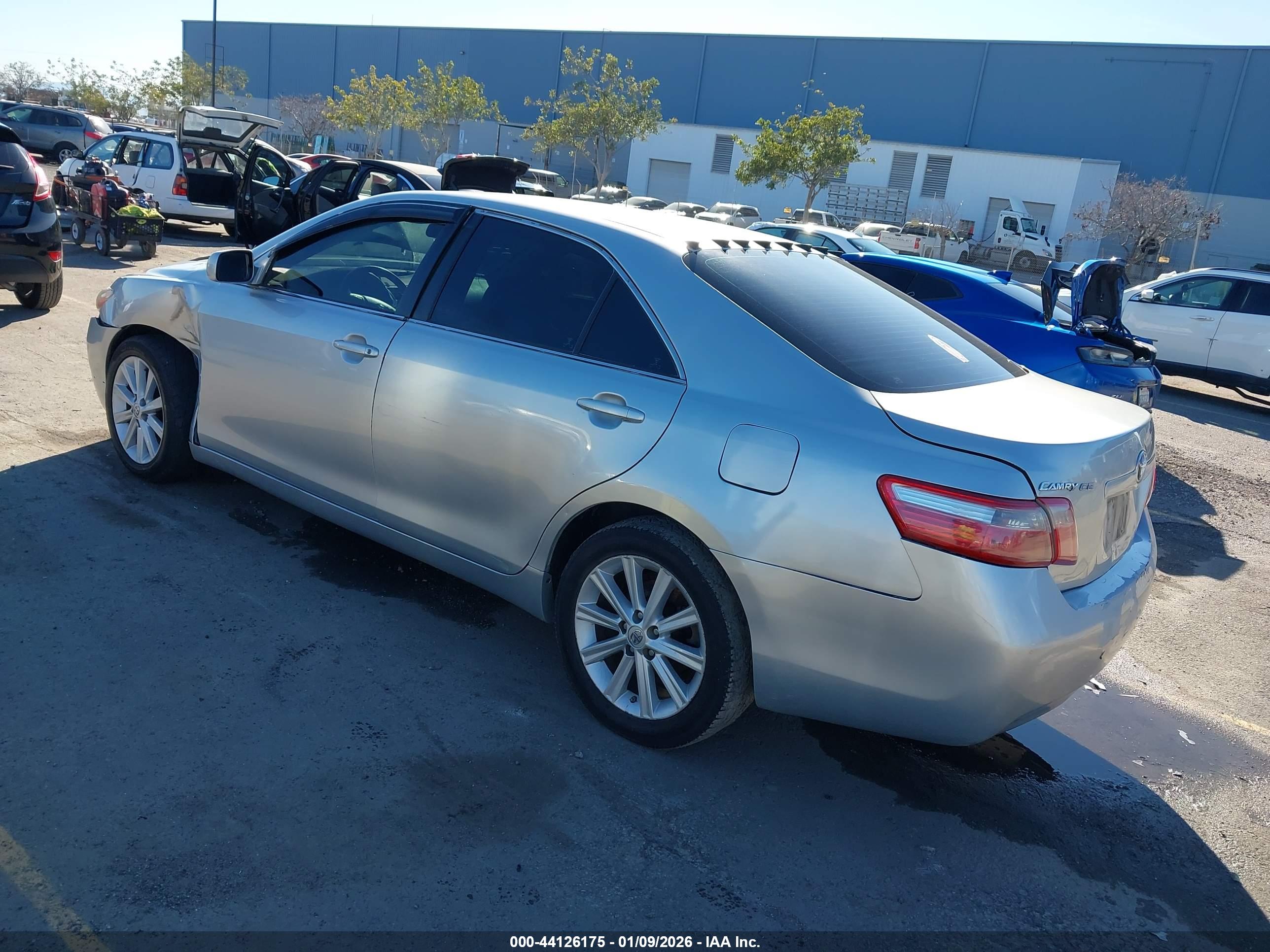 TOYOTA CAMRY image 3
