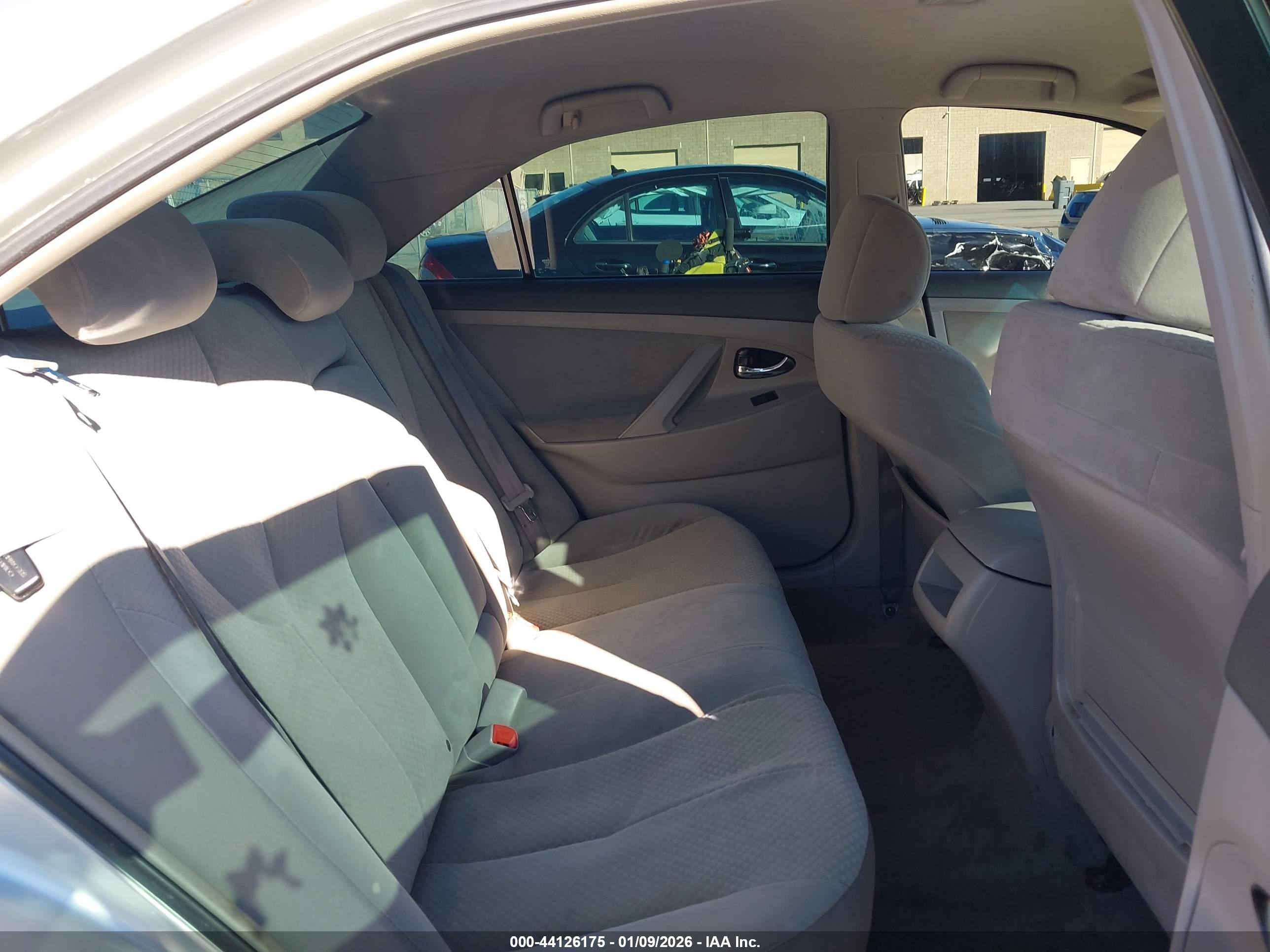 TOYOTA CAMRY image 8