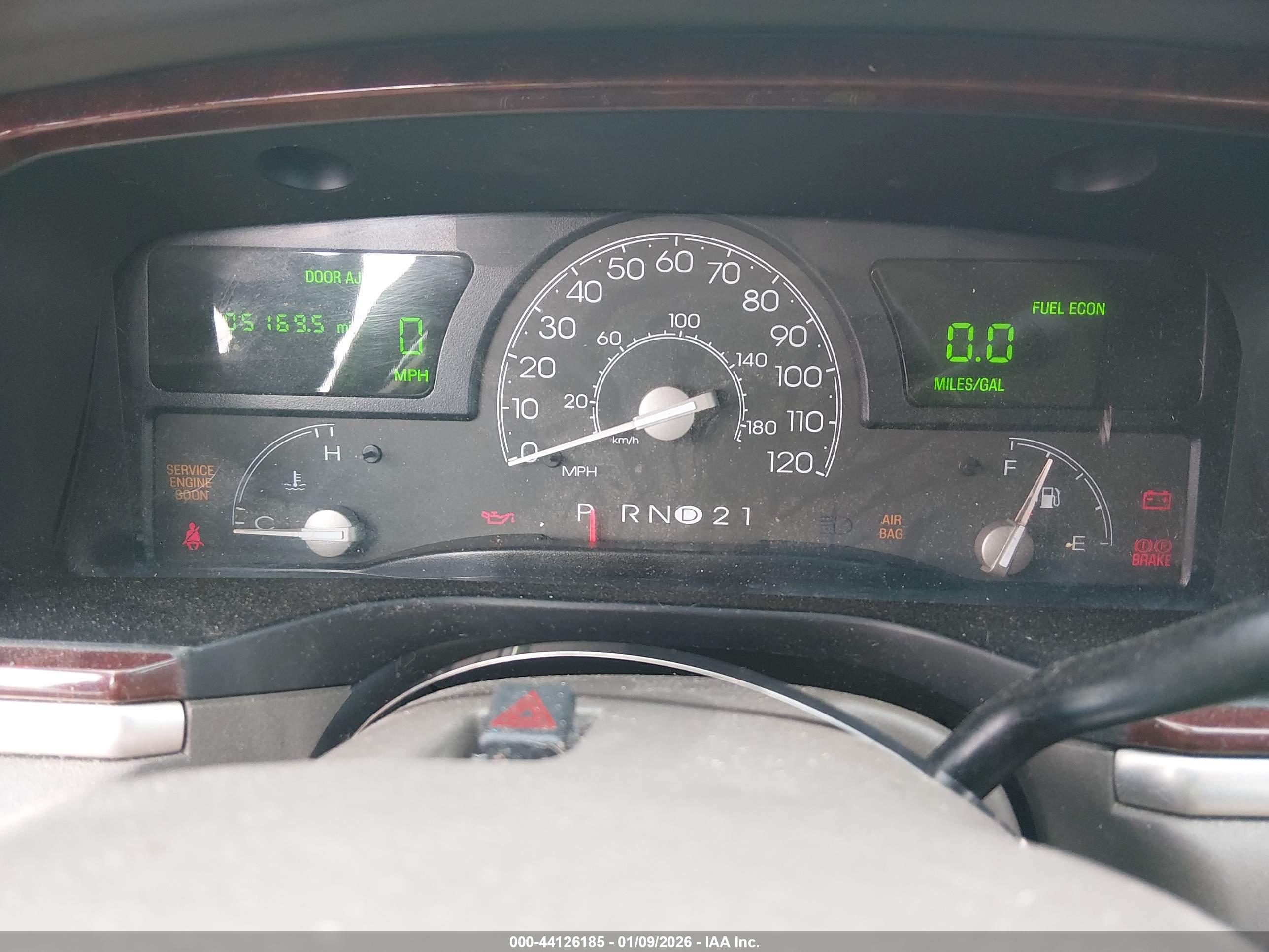 LINCOLN TOWN image 7