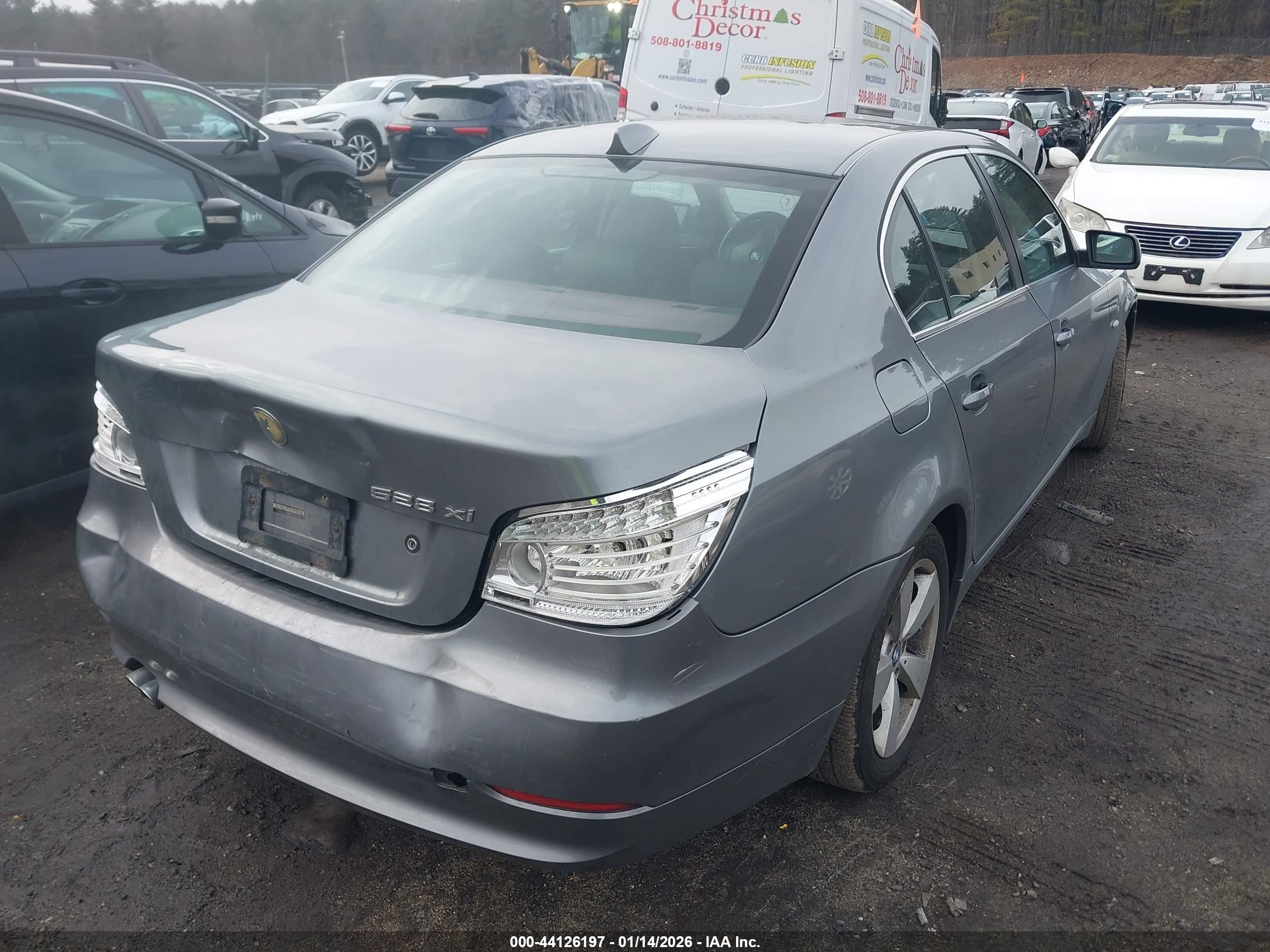 BMW 528XI image 4