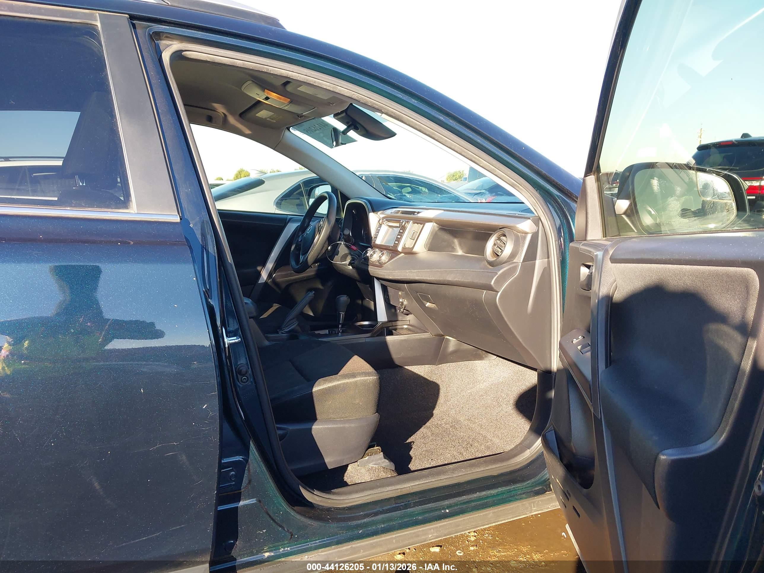 TOYOTA RAV4 image 5