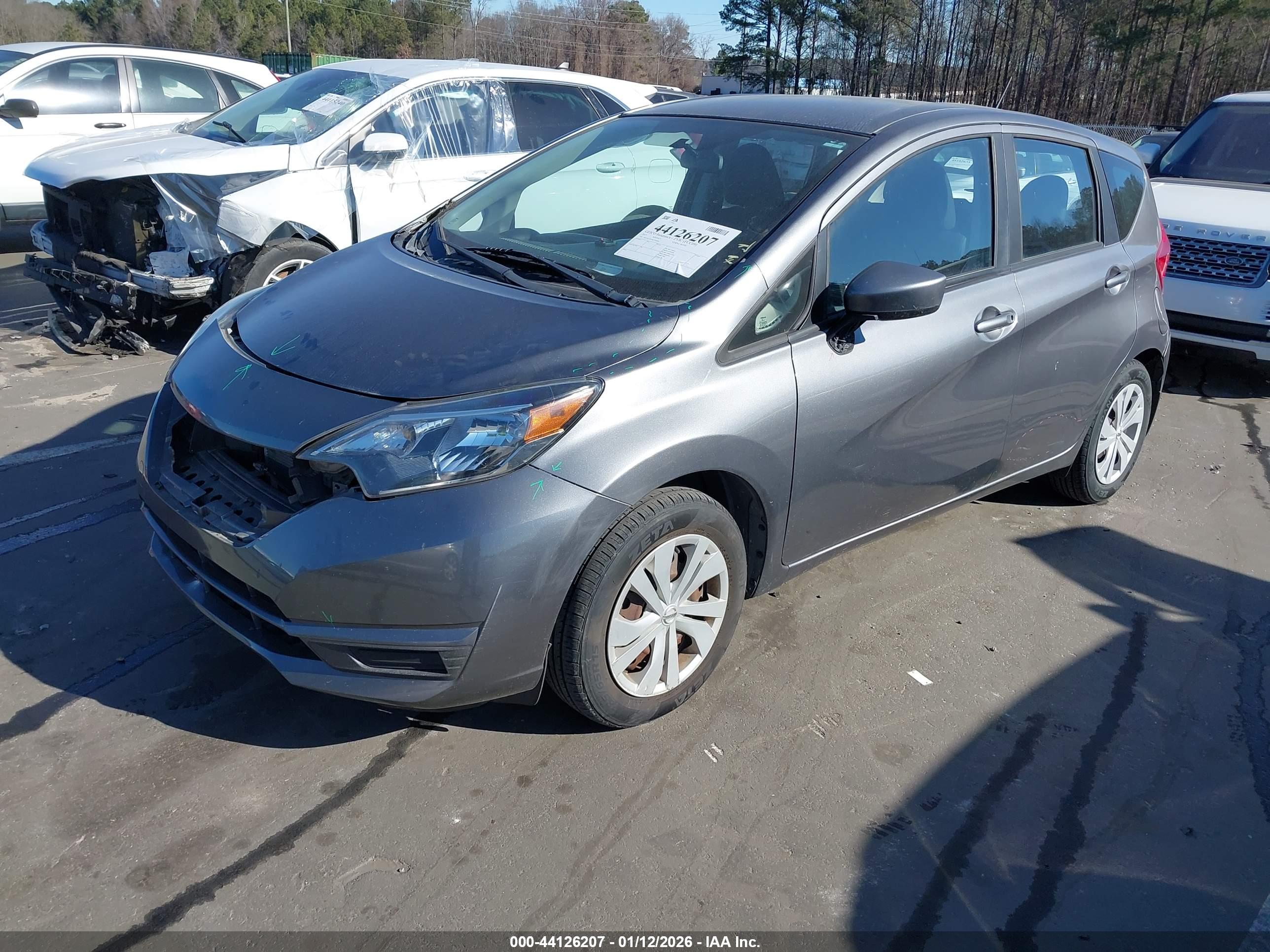 NISSAN VERSA image 2