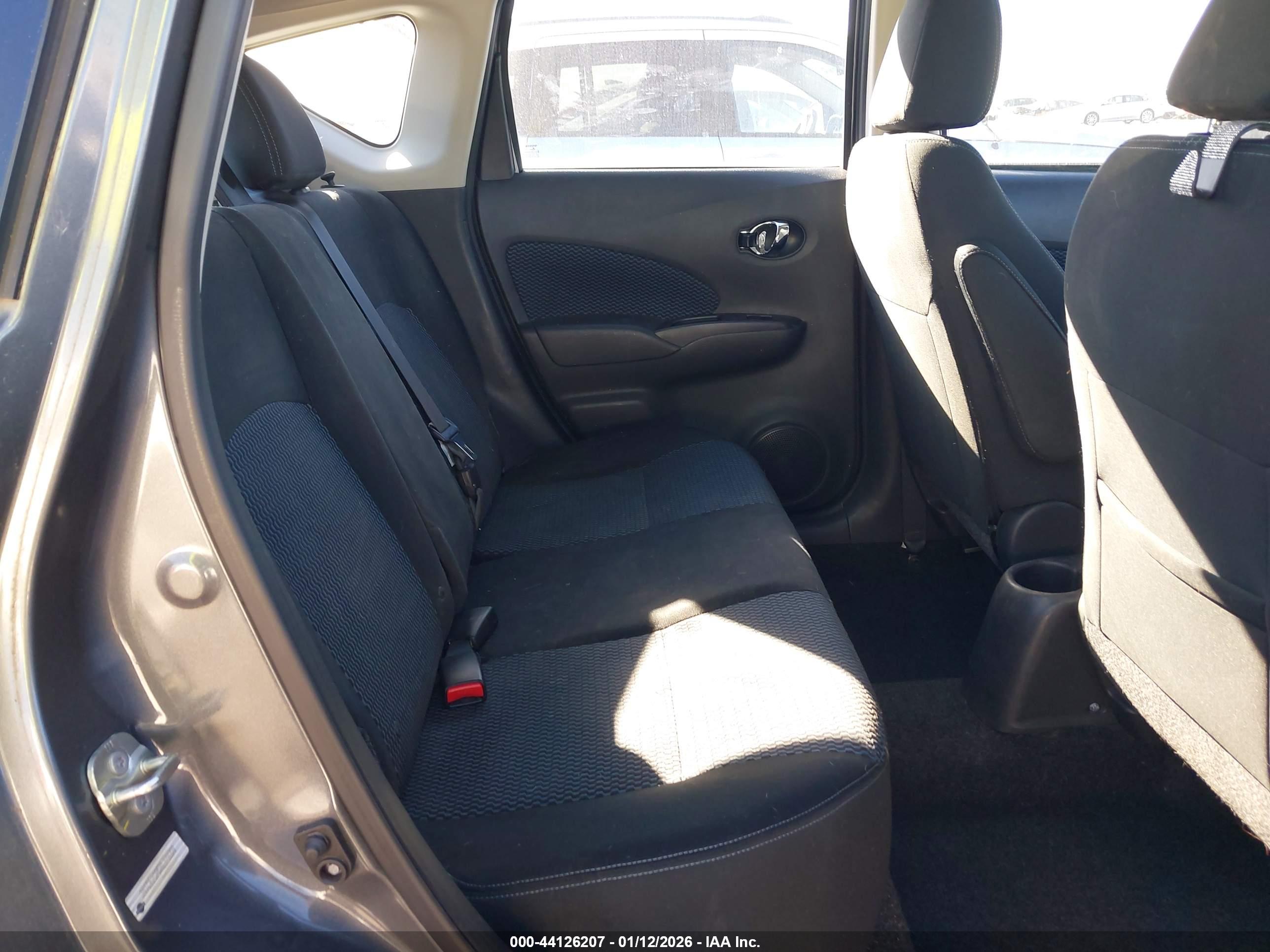 NISSAN VERSA image 8