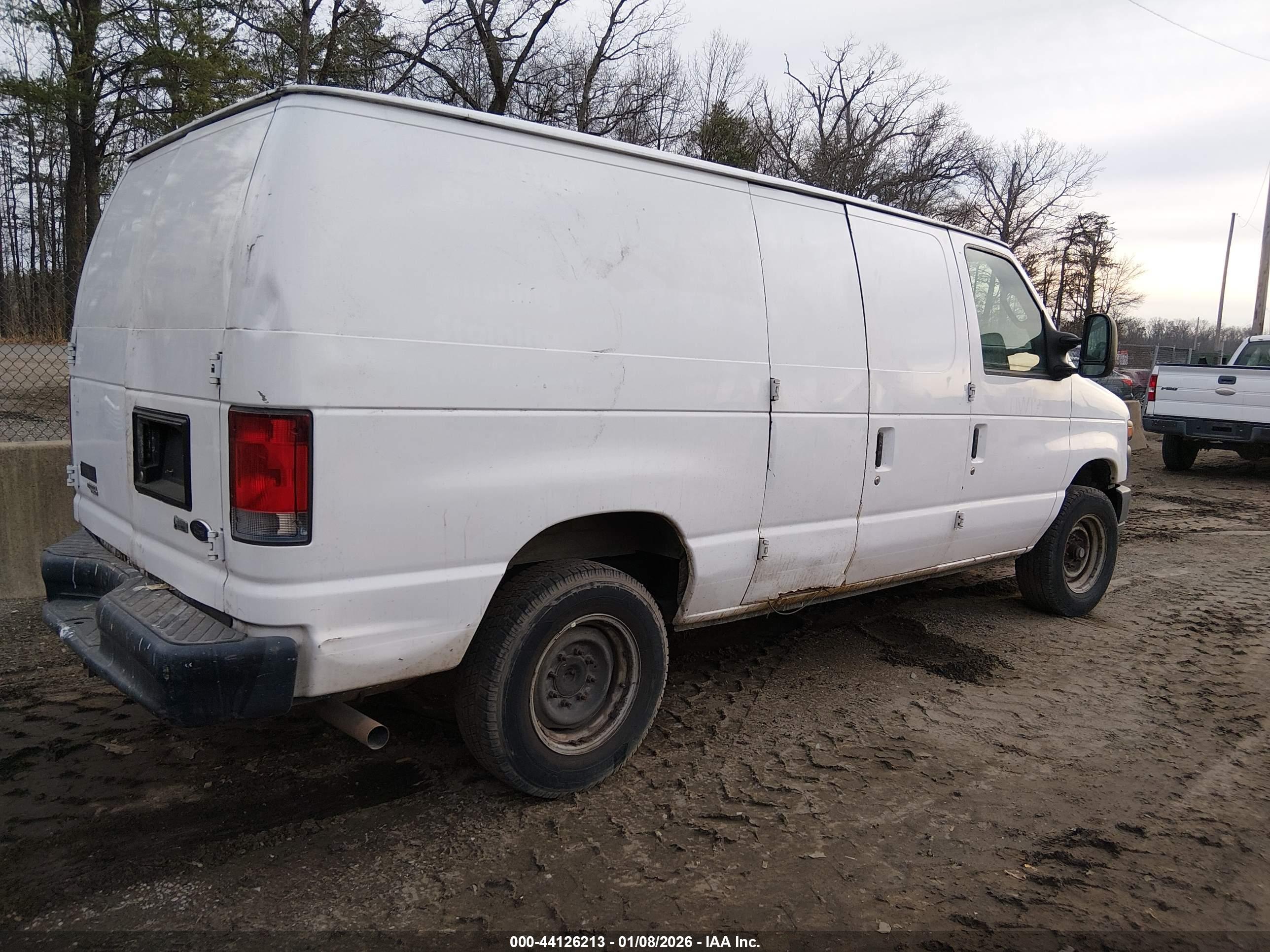 FORD E-250 image 4