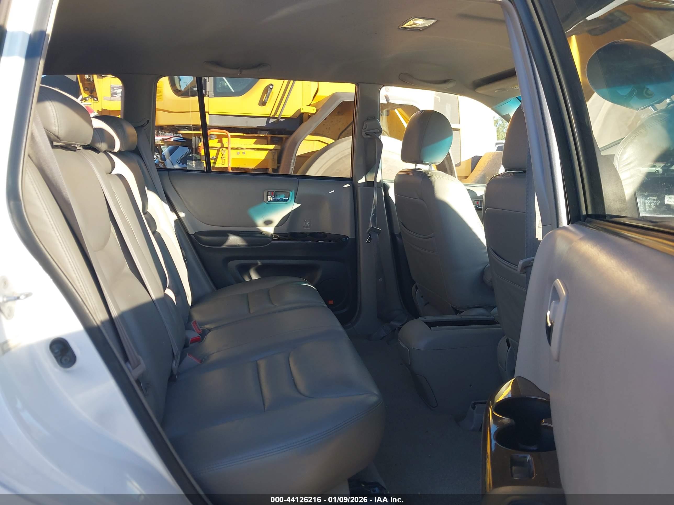 TOYOTA HIGHLANDER image 8