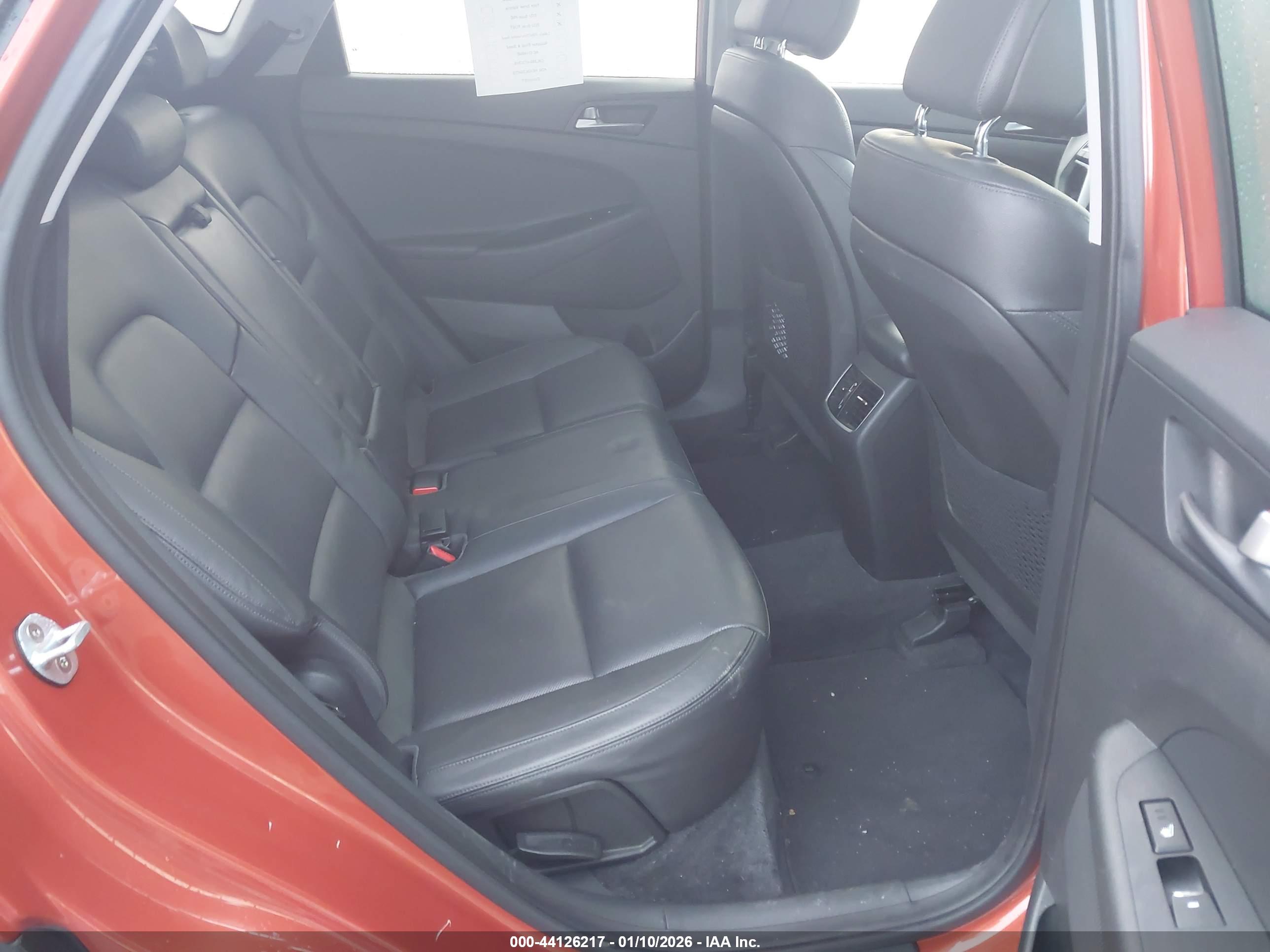 HYUNDAI TUCSON image 8
