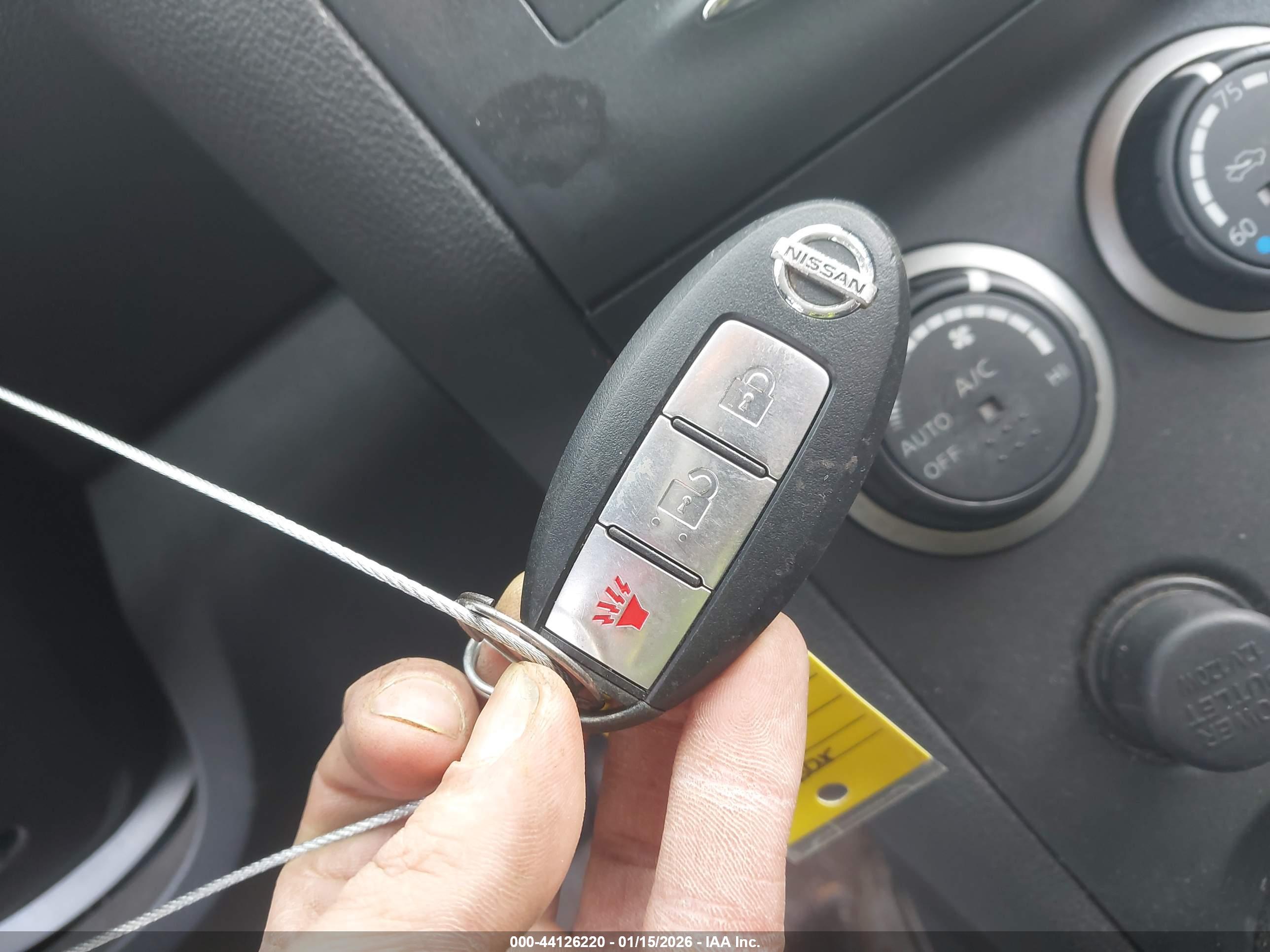 NISSAN ROGUE image 11
