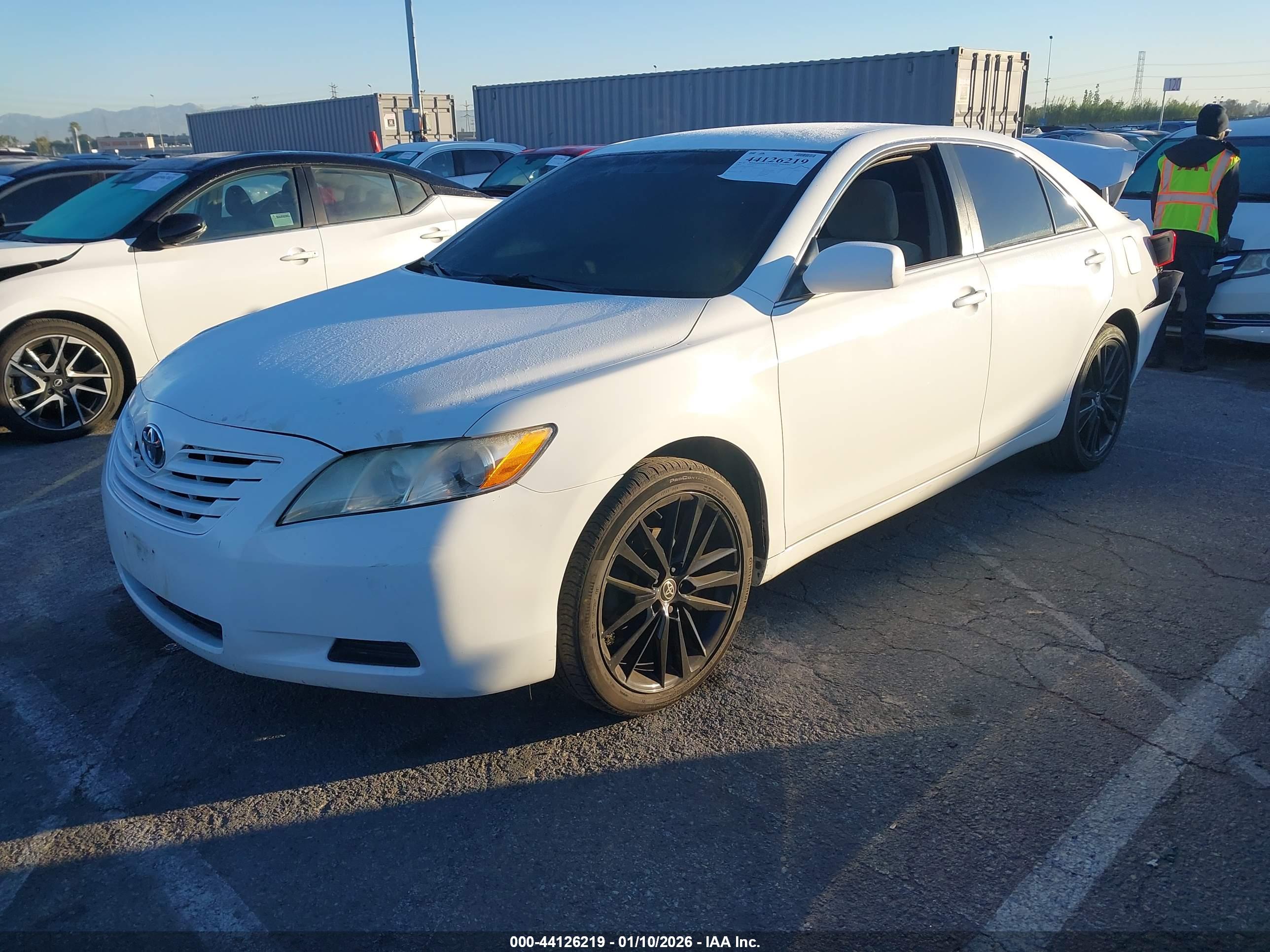 TOYOTA CAMRY image 2