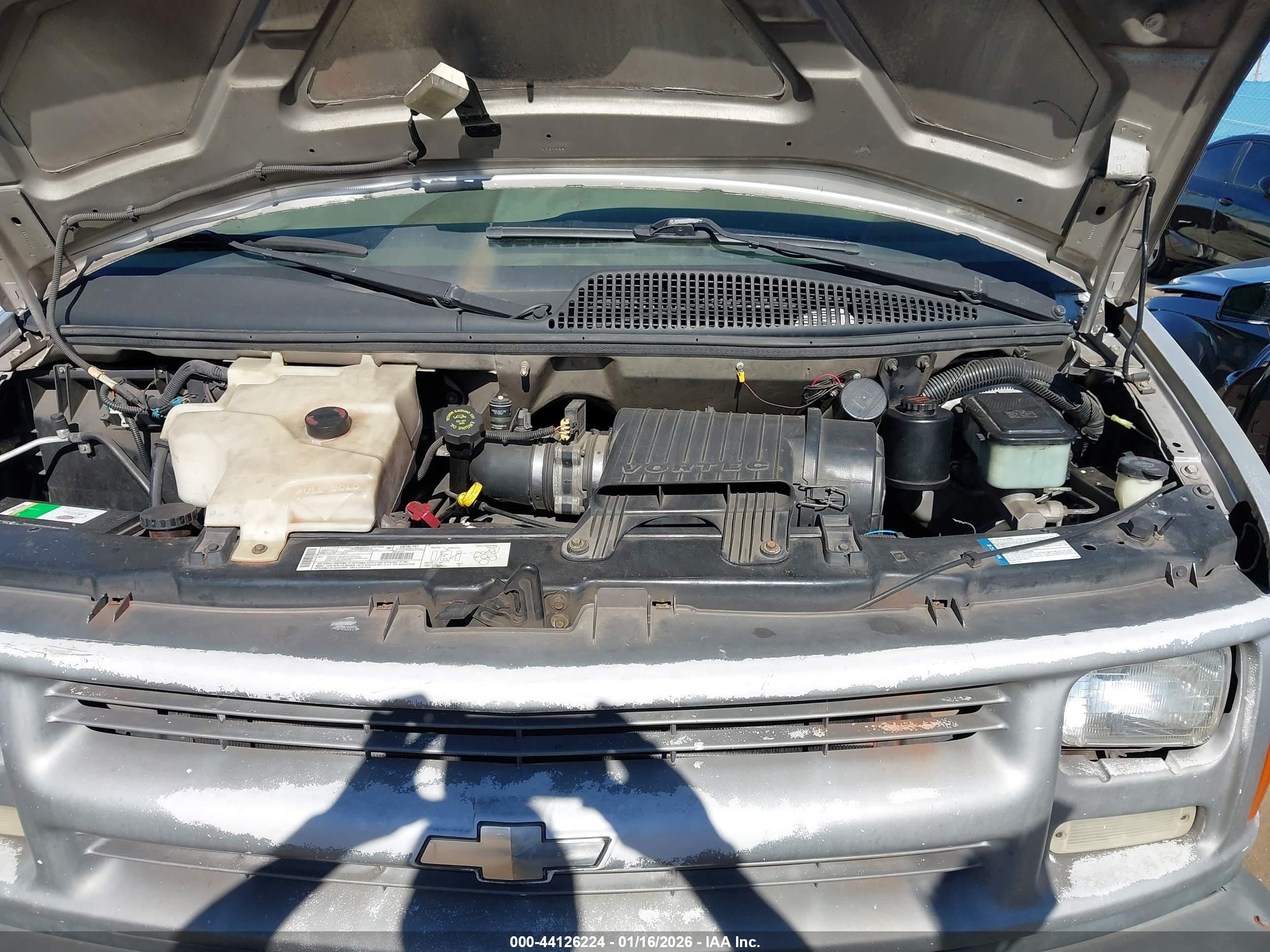 CHEVROLET EXPRESS image 10