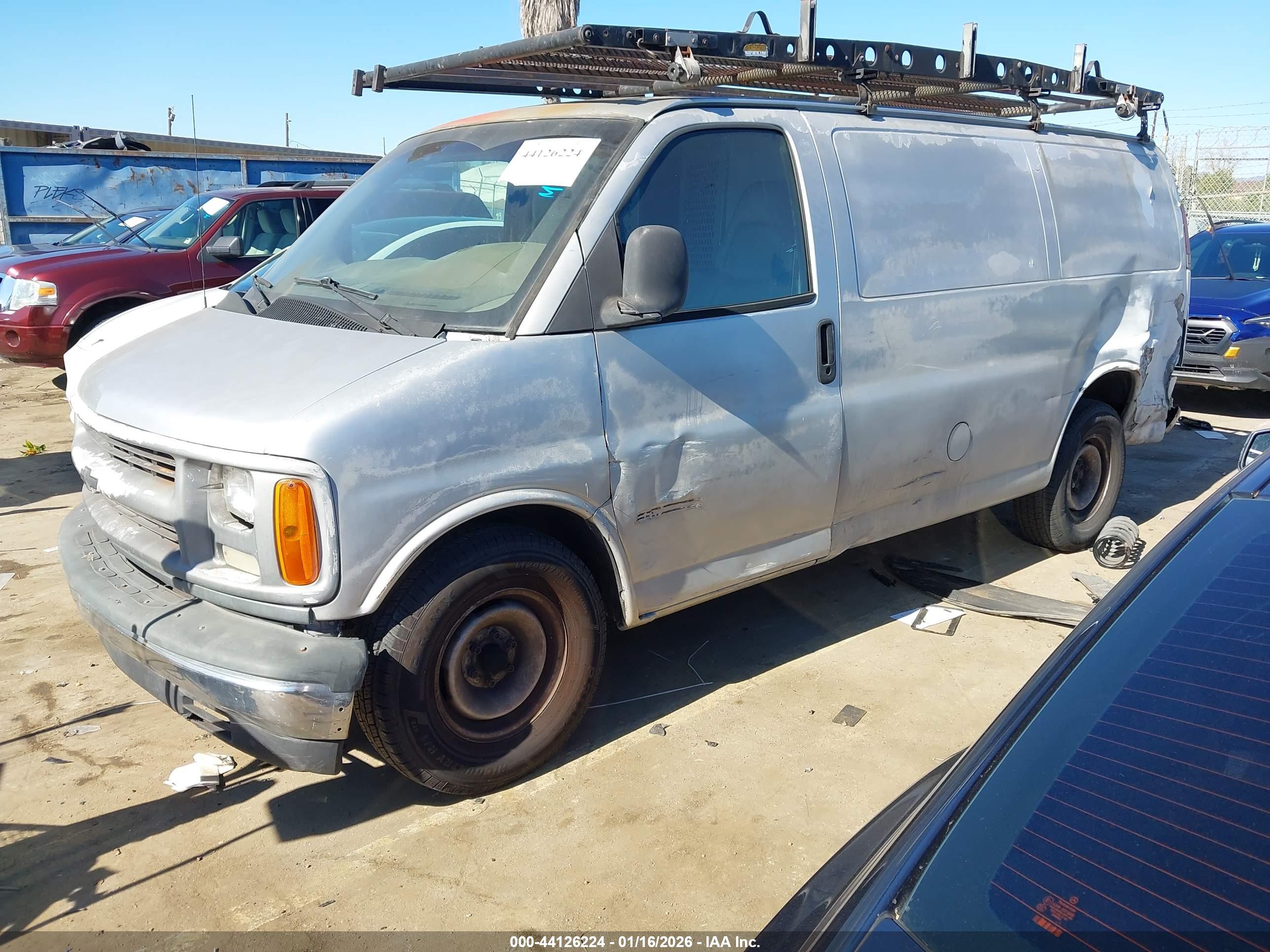 CHEVROLET EXPRESS image 2